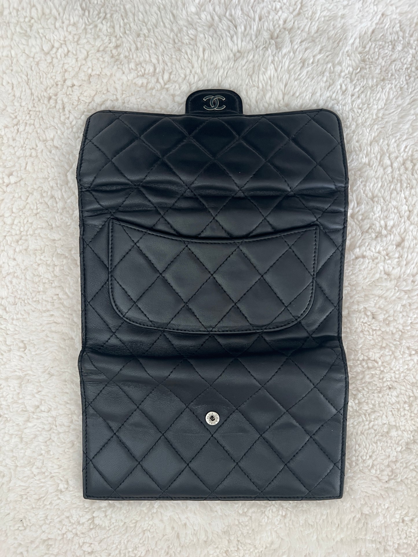 Pre-owned CHANEL Matelasse wallet on chain crossbody bag
