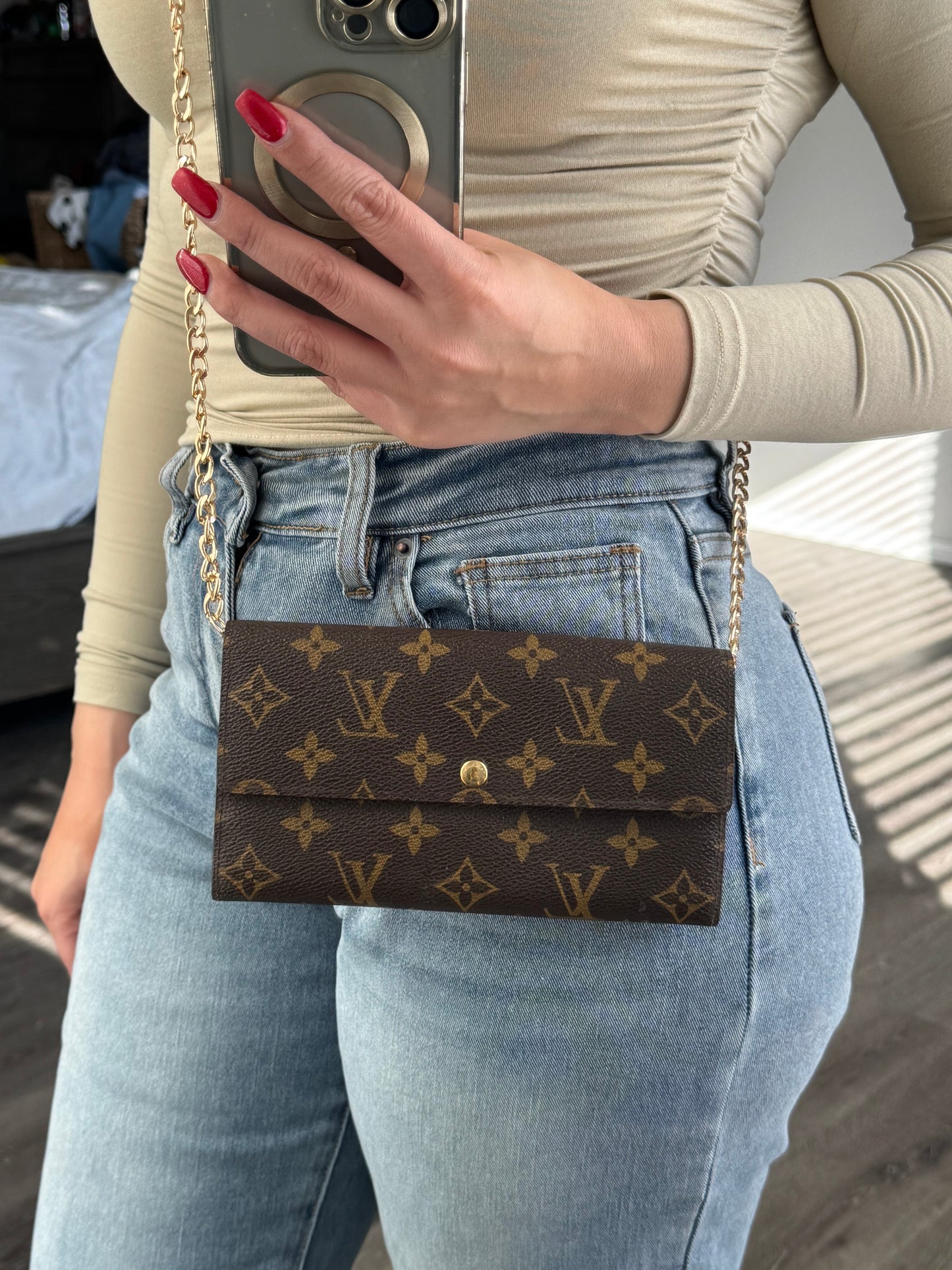 Pre-Owned Louis Vuitton Monogram Wallet Crossbody Bag