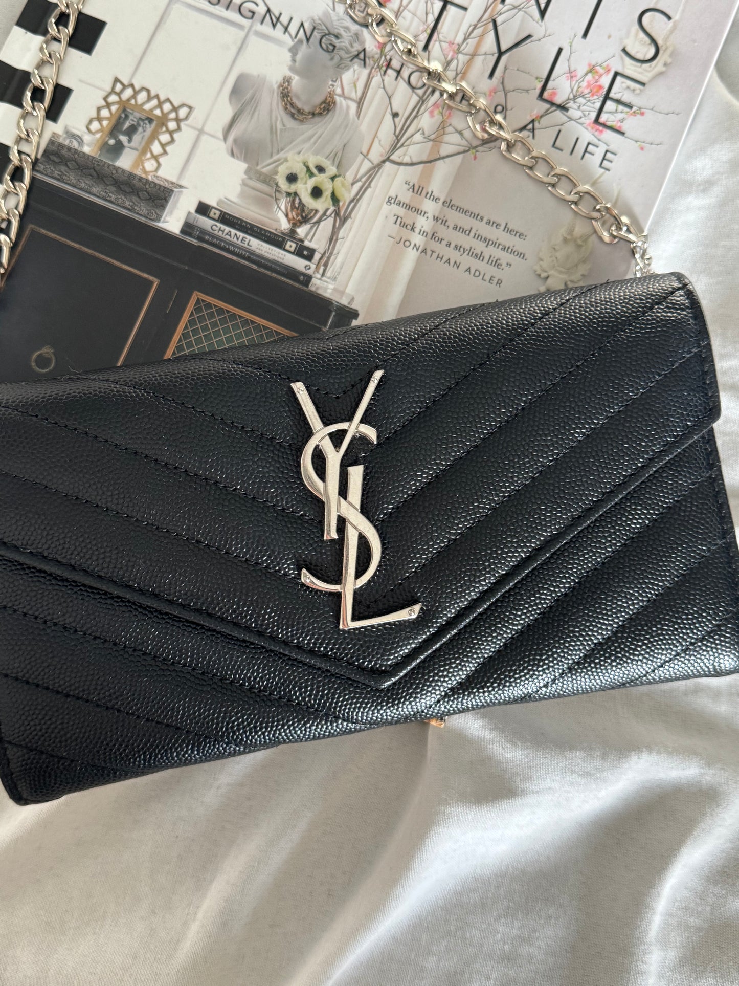 Pre-Owned Yves Saint Laurent Grain de Poudre Leather Flap Wallet Crossbody Bag