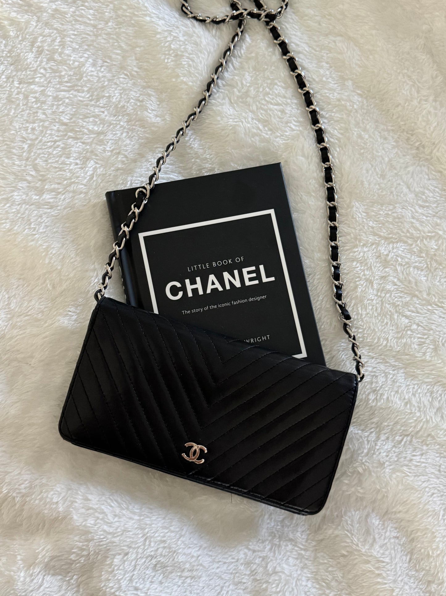 Pre-Owned Chanel Chevron Lambskin Wallet On Chain Crossbody Bag