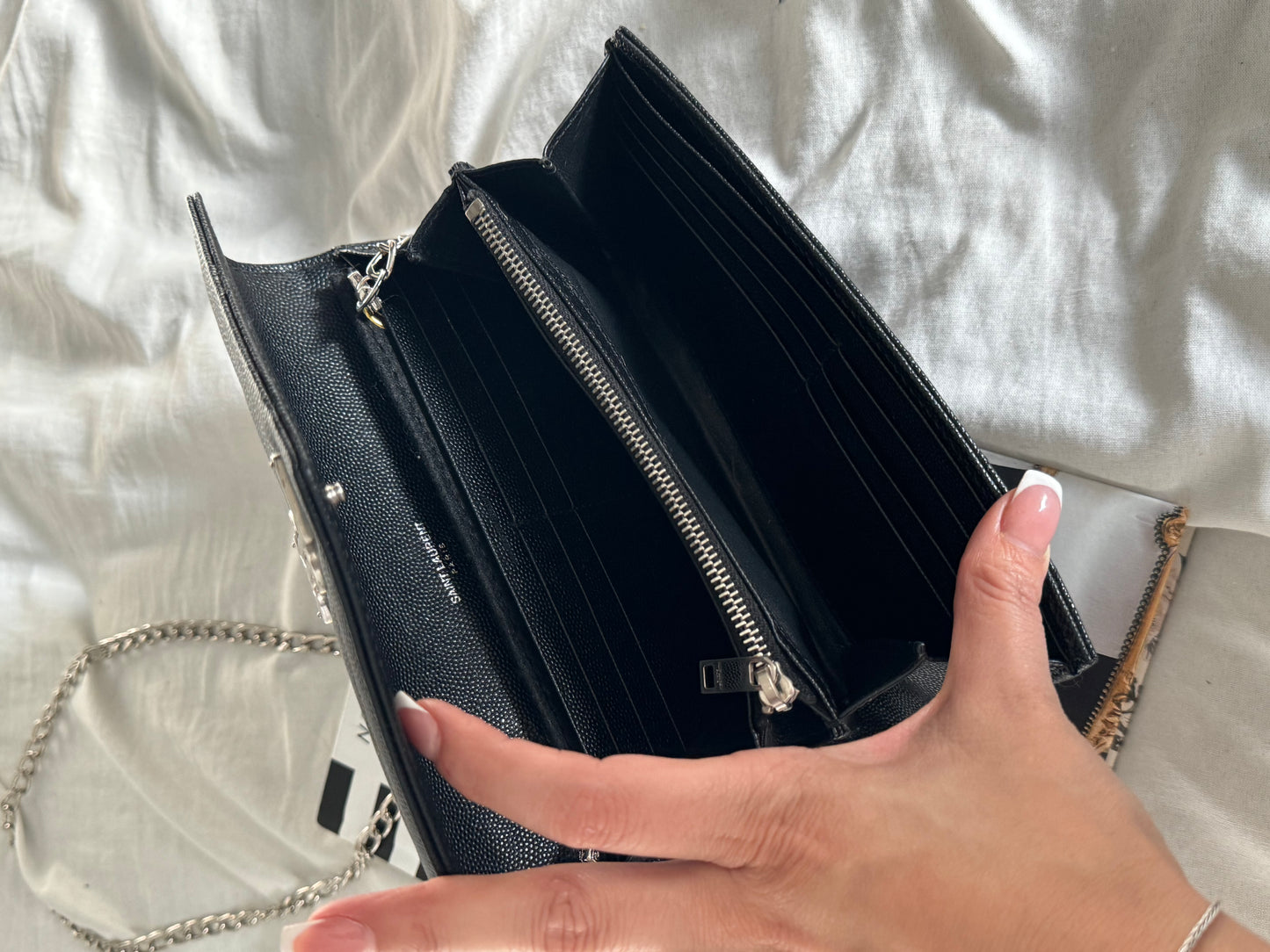 Pre-Owned Yves Saint Laurent Grain de Poudre Leather Flap Wallet Crossbody Bag