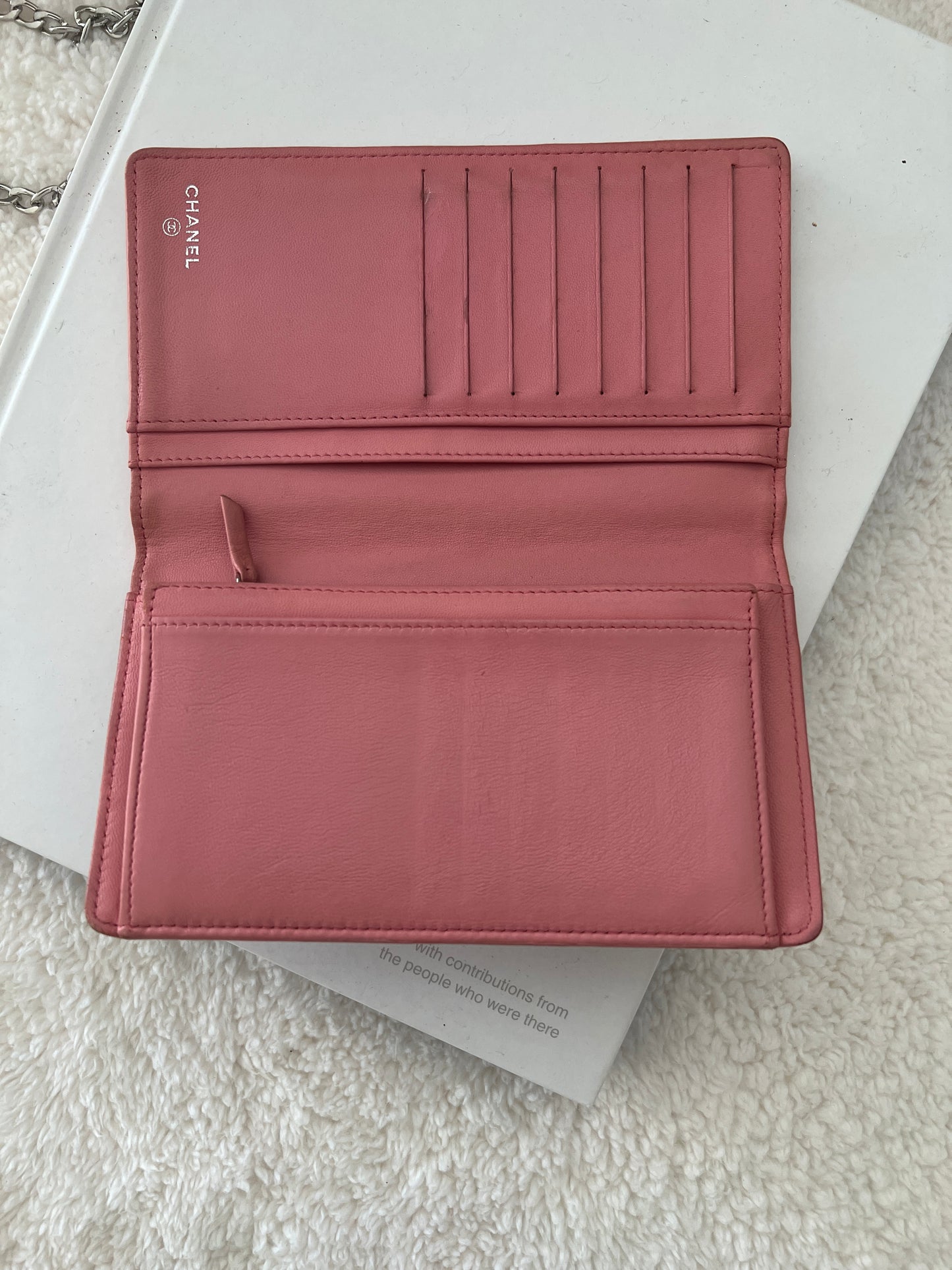 Pre-owned CHANEL Camellia Bi-Fold wallet on chain crossbody bag - Pink