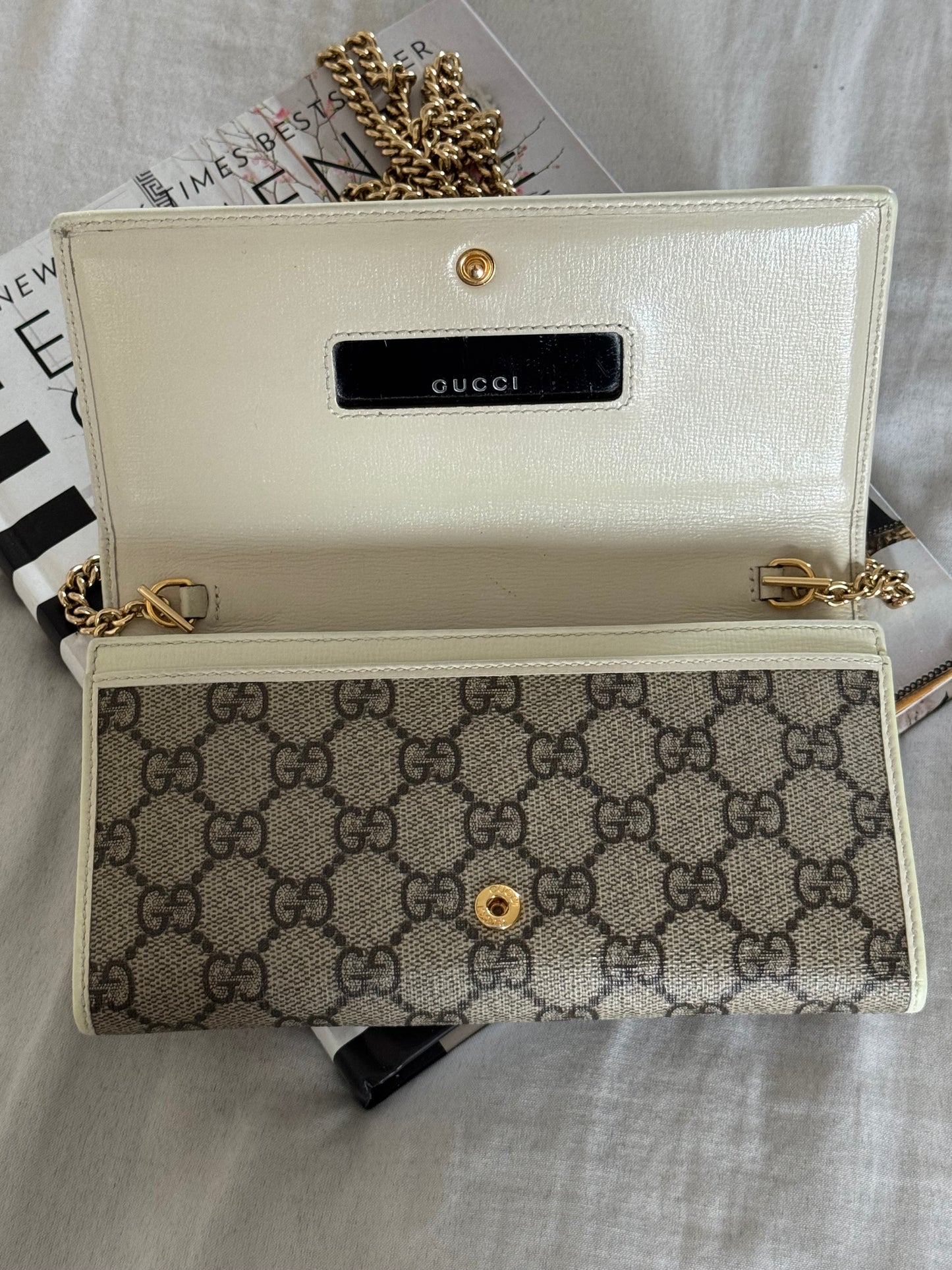 Pre-Owned Gucci
Horsebit 1955 Chain Wallet GG Coated Canvas