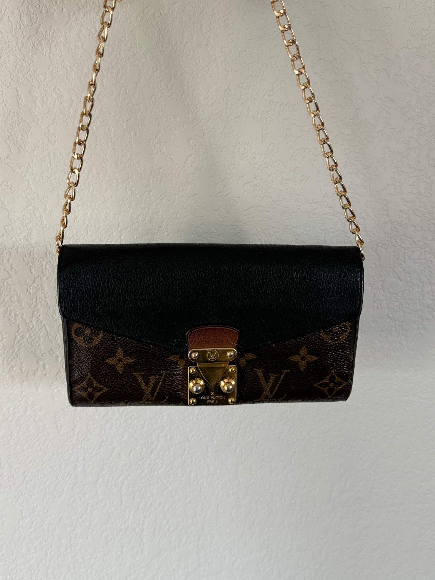 Pre- Owned Louis Vuitton Pallas Wallet On Chain Crossbody Bag