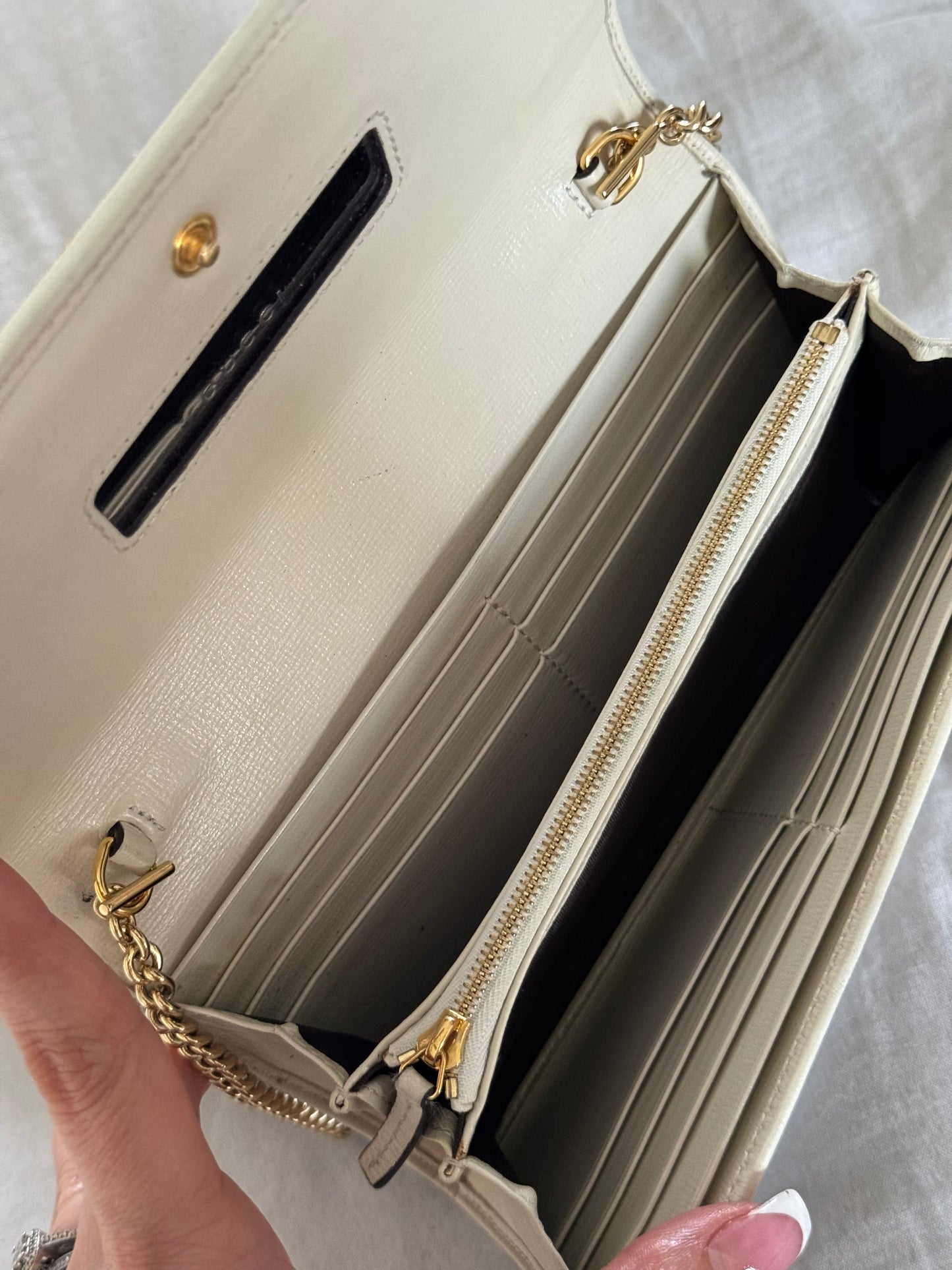 Pre-Owned Gucci
Horsebit 1955 Chain Wallet GG Coated Canvas