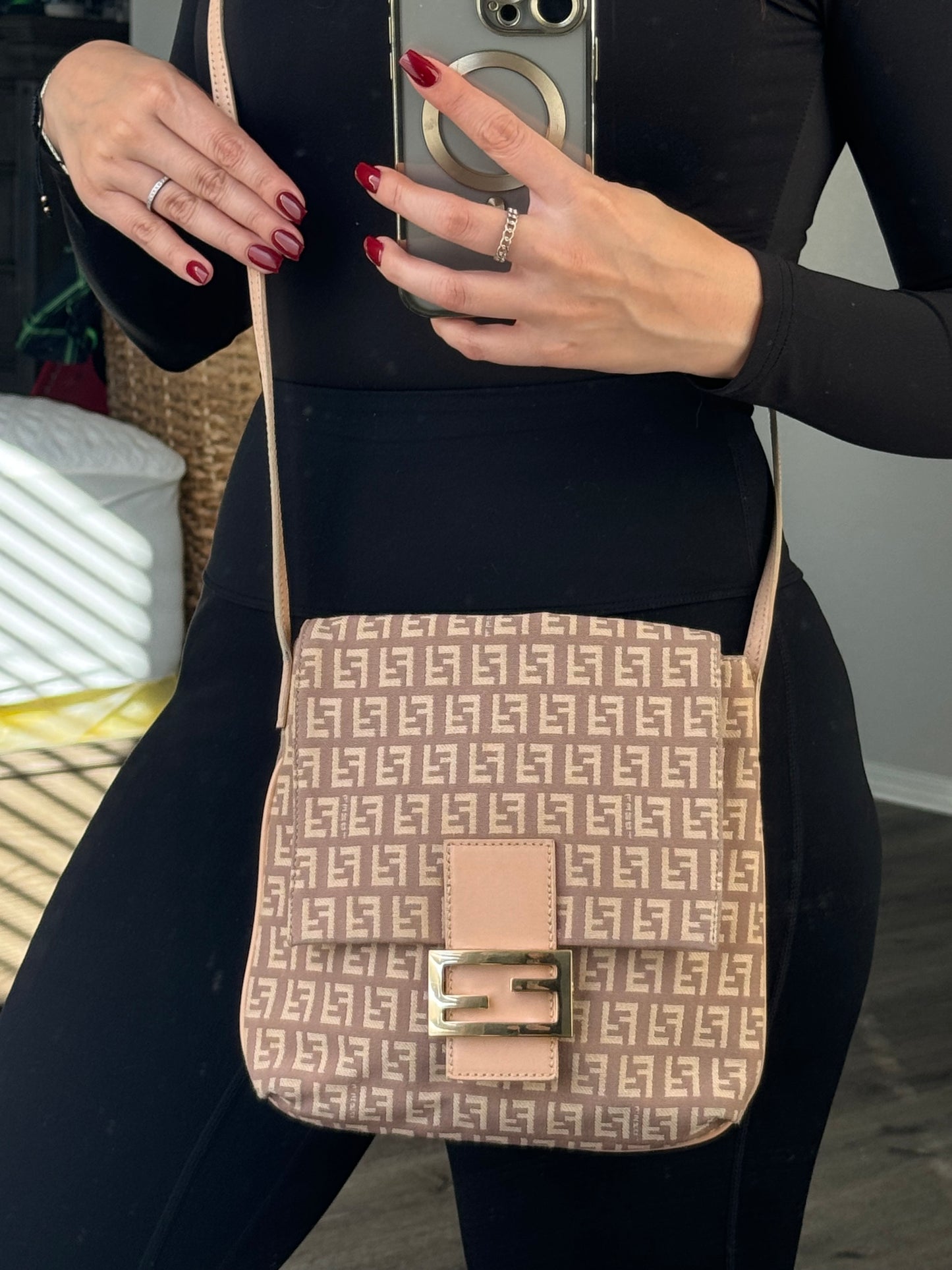Pre-Owned FENDI Zucchino Vitello Tube Messenger Bag Cipria