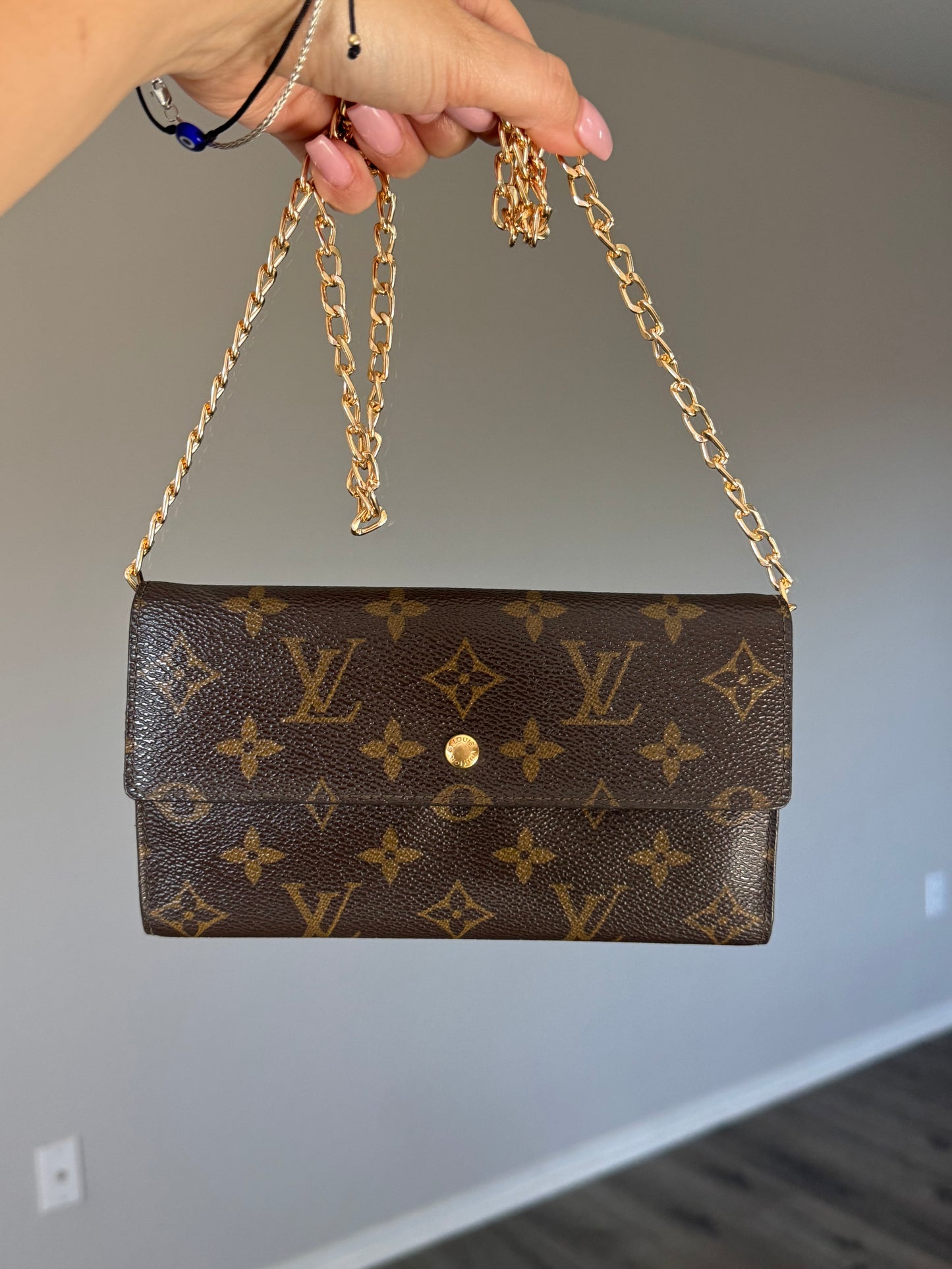 Pre-Owned Louis Vuitton Monogram Bi-Fold Wallet Crossbody Bag