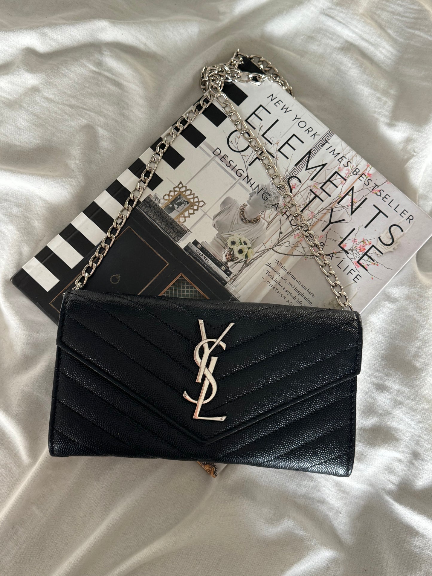 Pre-Owned Yves Saint Laurent Grain de Poudre Leather Flap Wallet Crossbody Bag