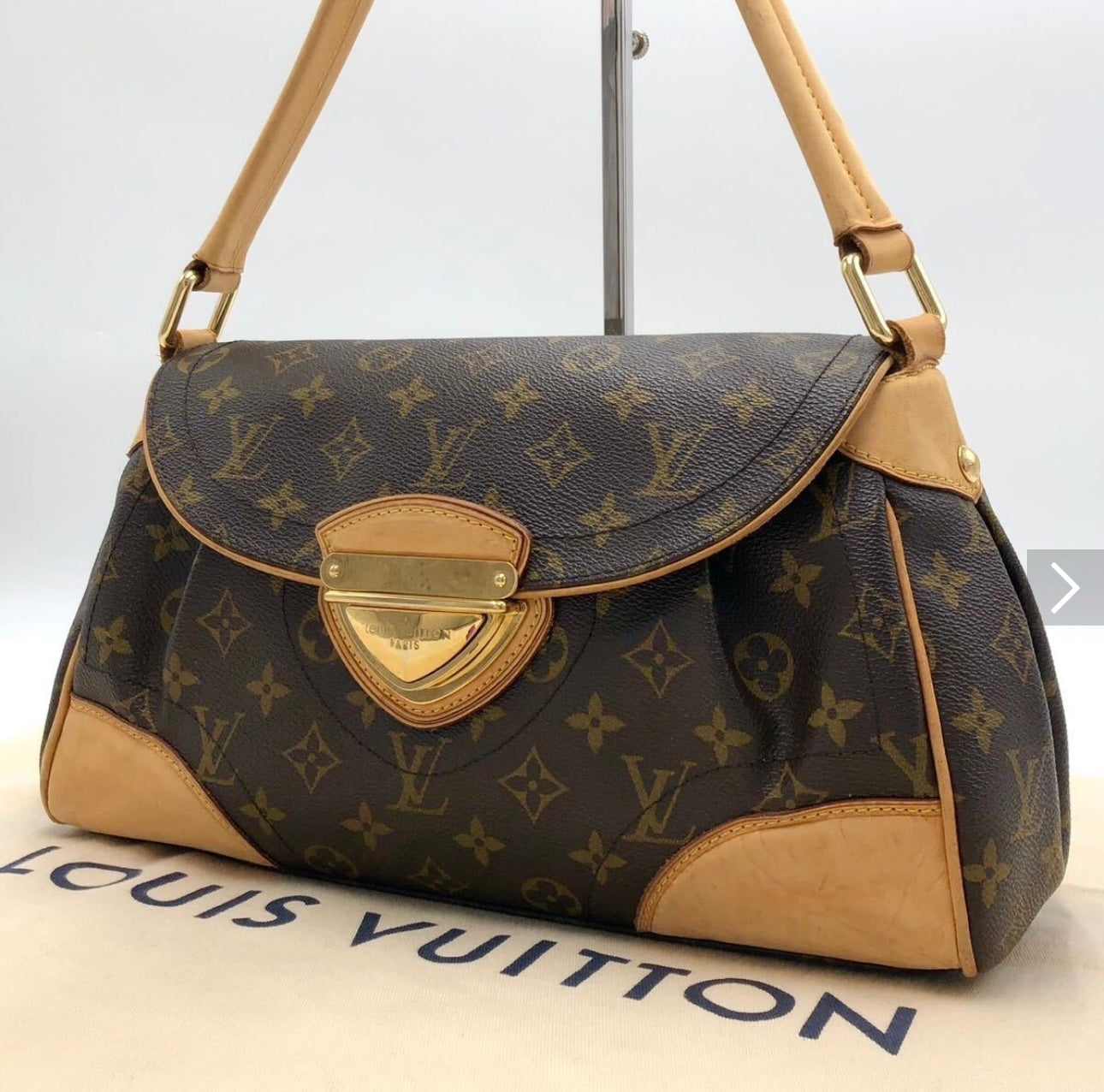 Pre-Owned Louis Vuitton Beverly
MM Shoulder Bag