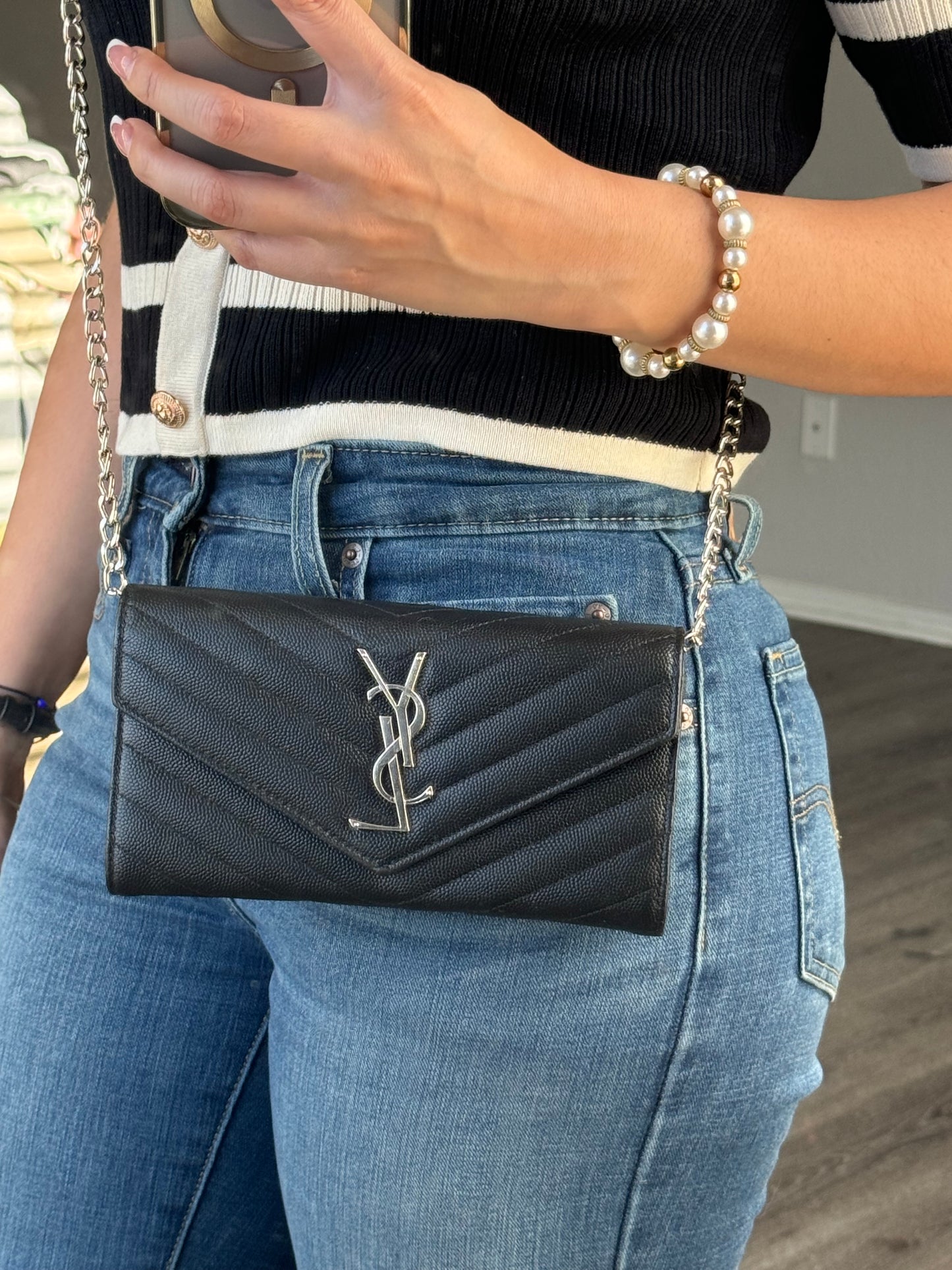 Pre-Owned Yves Saint Laurent Grain de Poudre Leather Flap Wallet Crossbody Bag