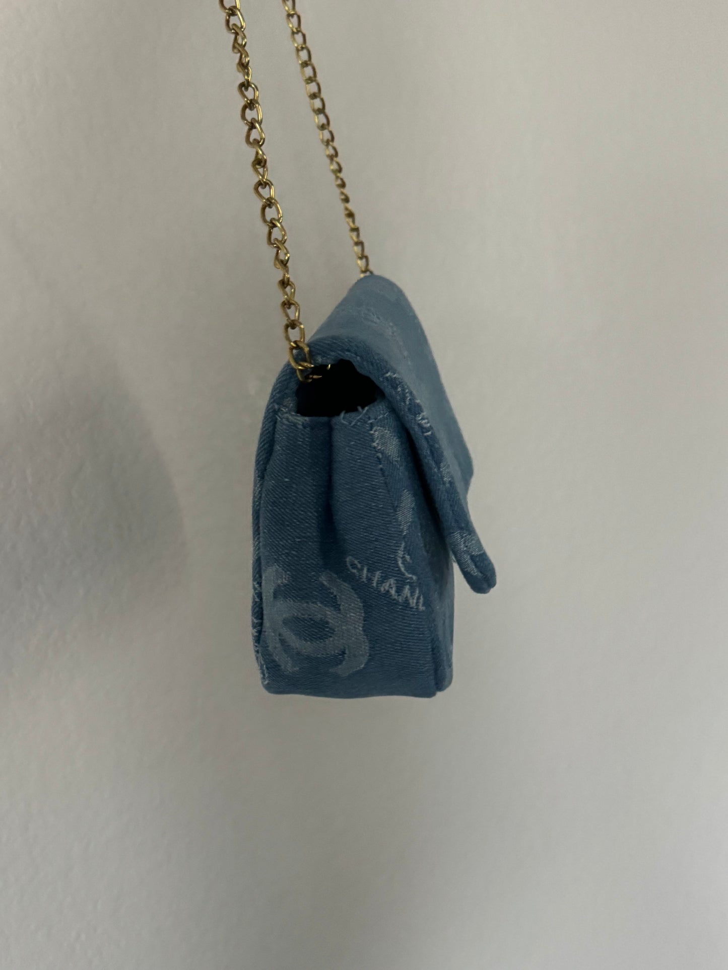 N E W CHANEL Denim VIP Gift Crossbody Bag