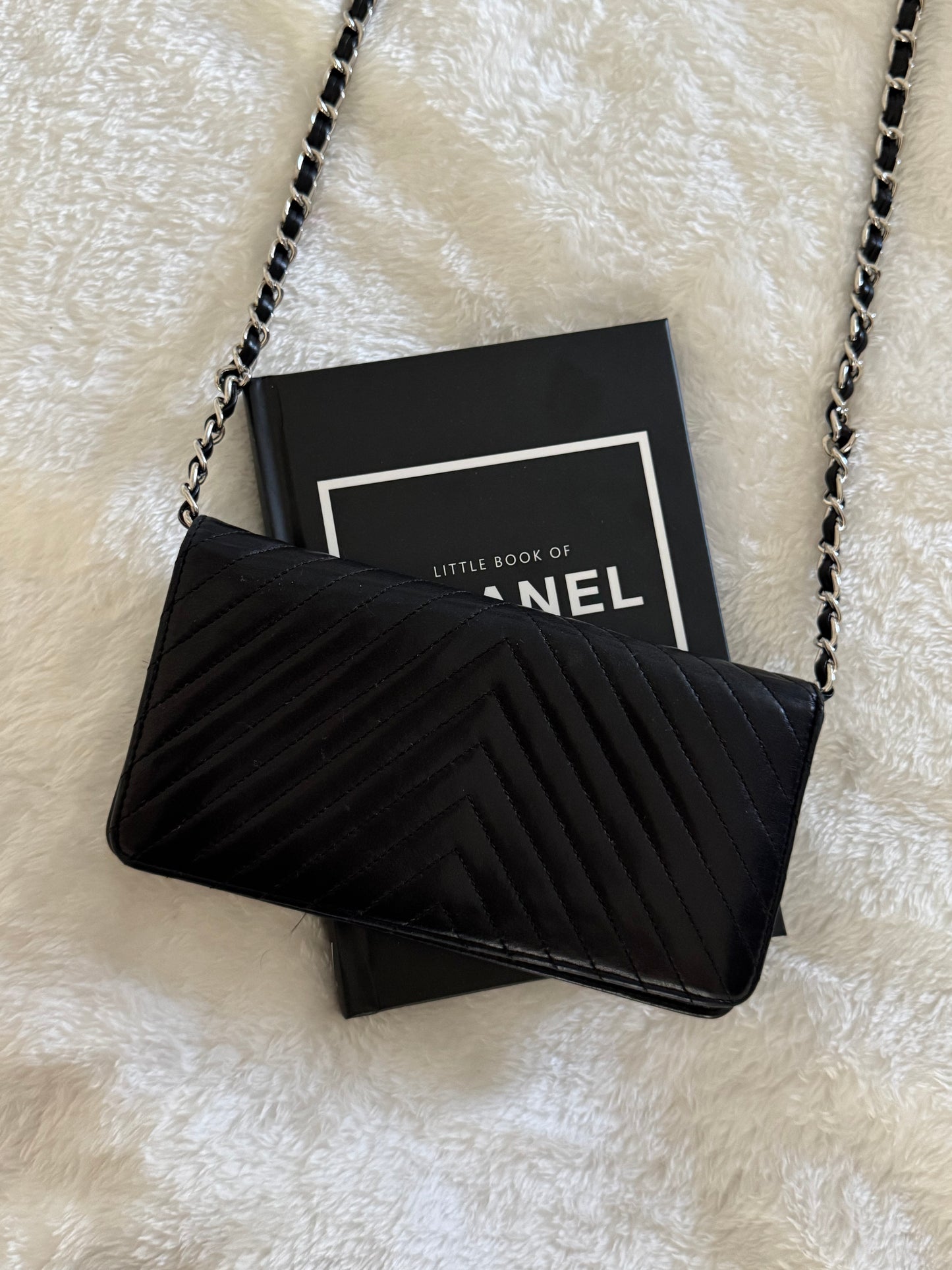 Pre-Owned Chanel Chevron Lambskin Wallet On Chain Crossbody Bag