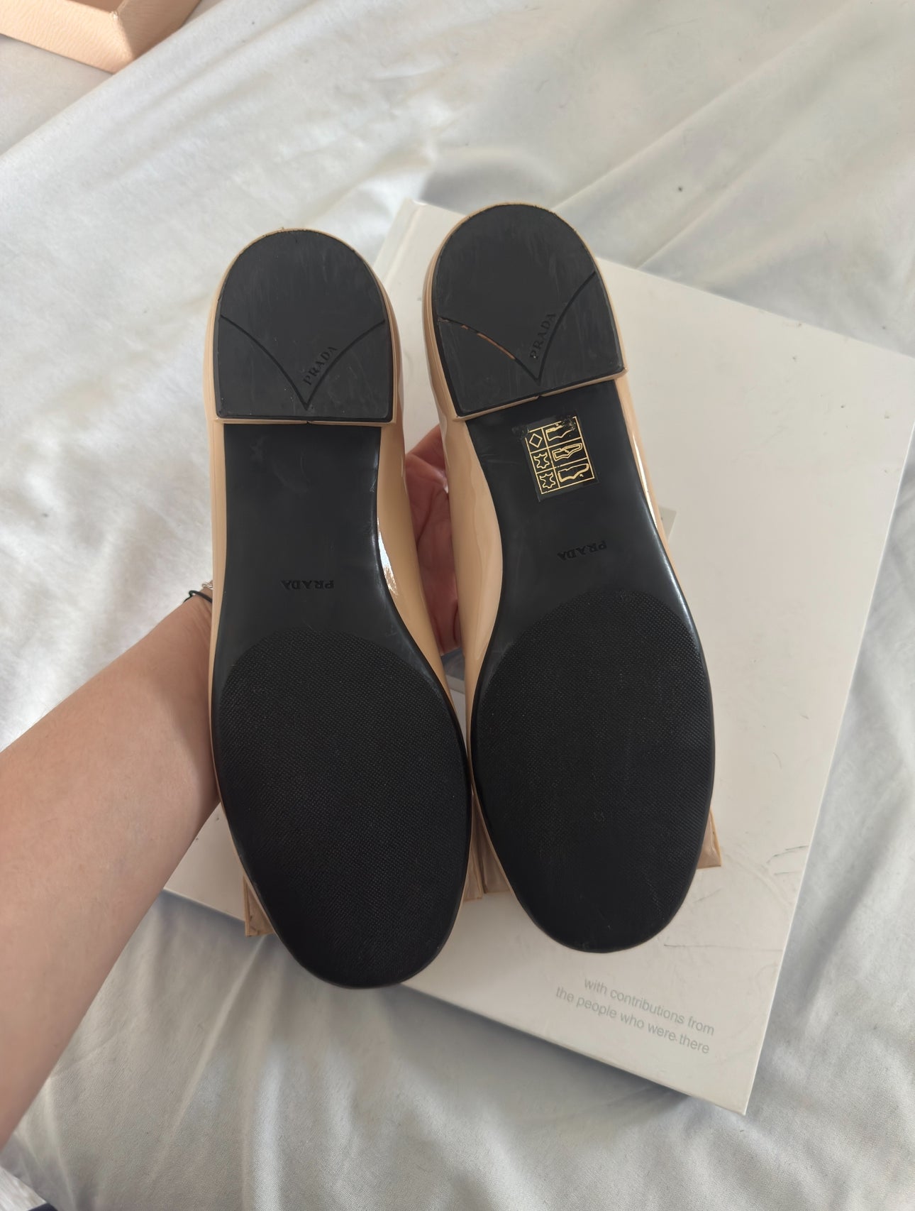 Pre-Owned Prada Beige Patent Leather Bow Ballet Flats Shoes
Size 38 EU/7.5 US