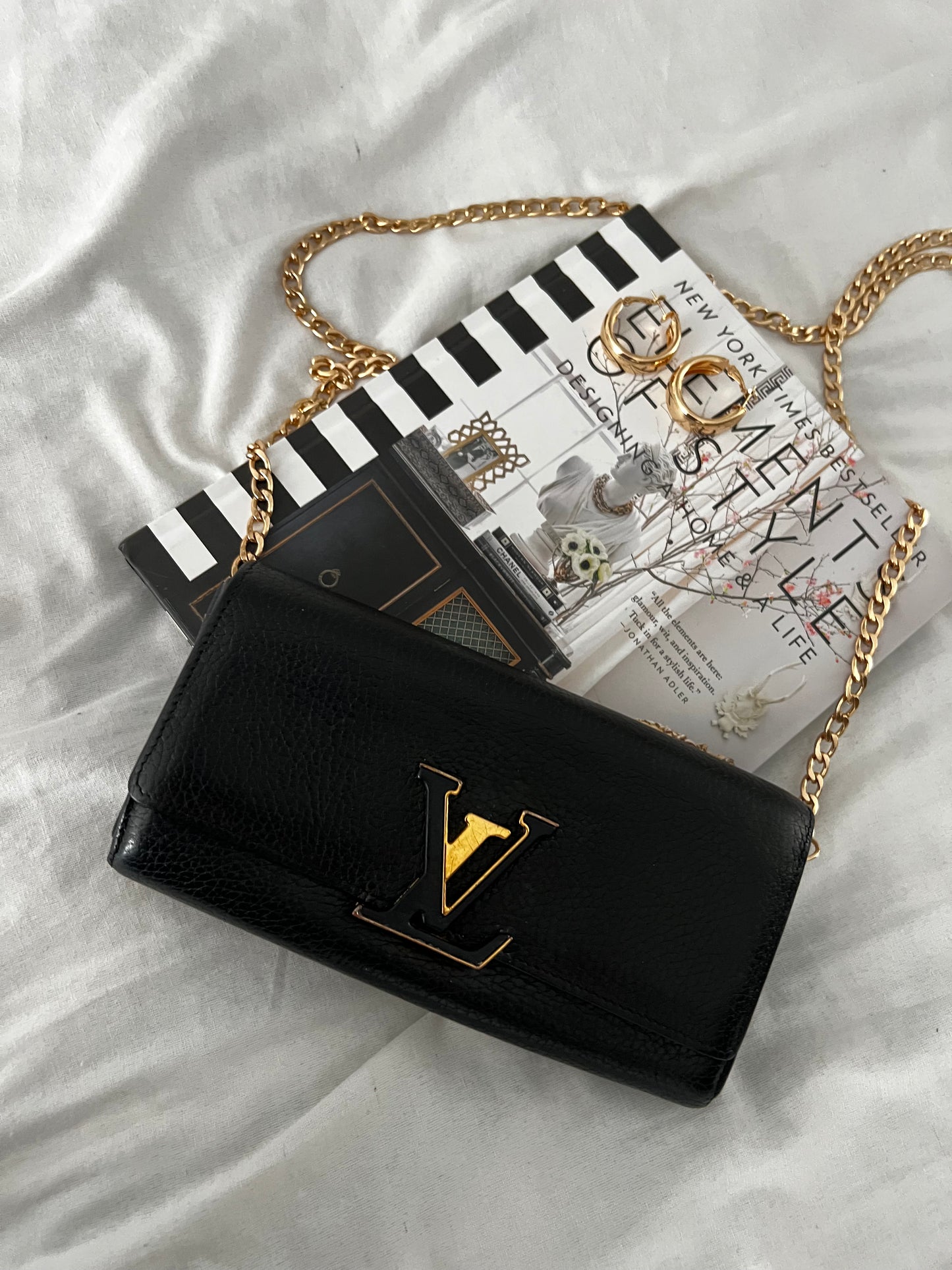 Pre-owned Louis Vuitton Capucines Leather Wallet On Chain Crossbody Bag