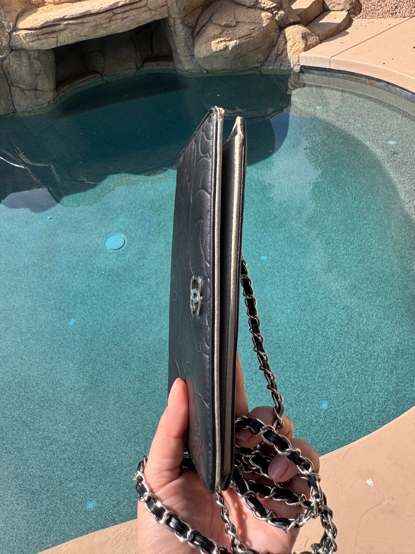 Pre-Owned  Chanel Camellia Bi-Fold Wallet On Chain Crossbody