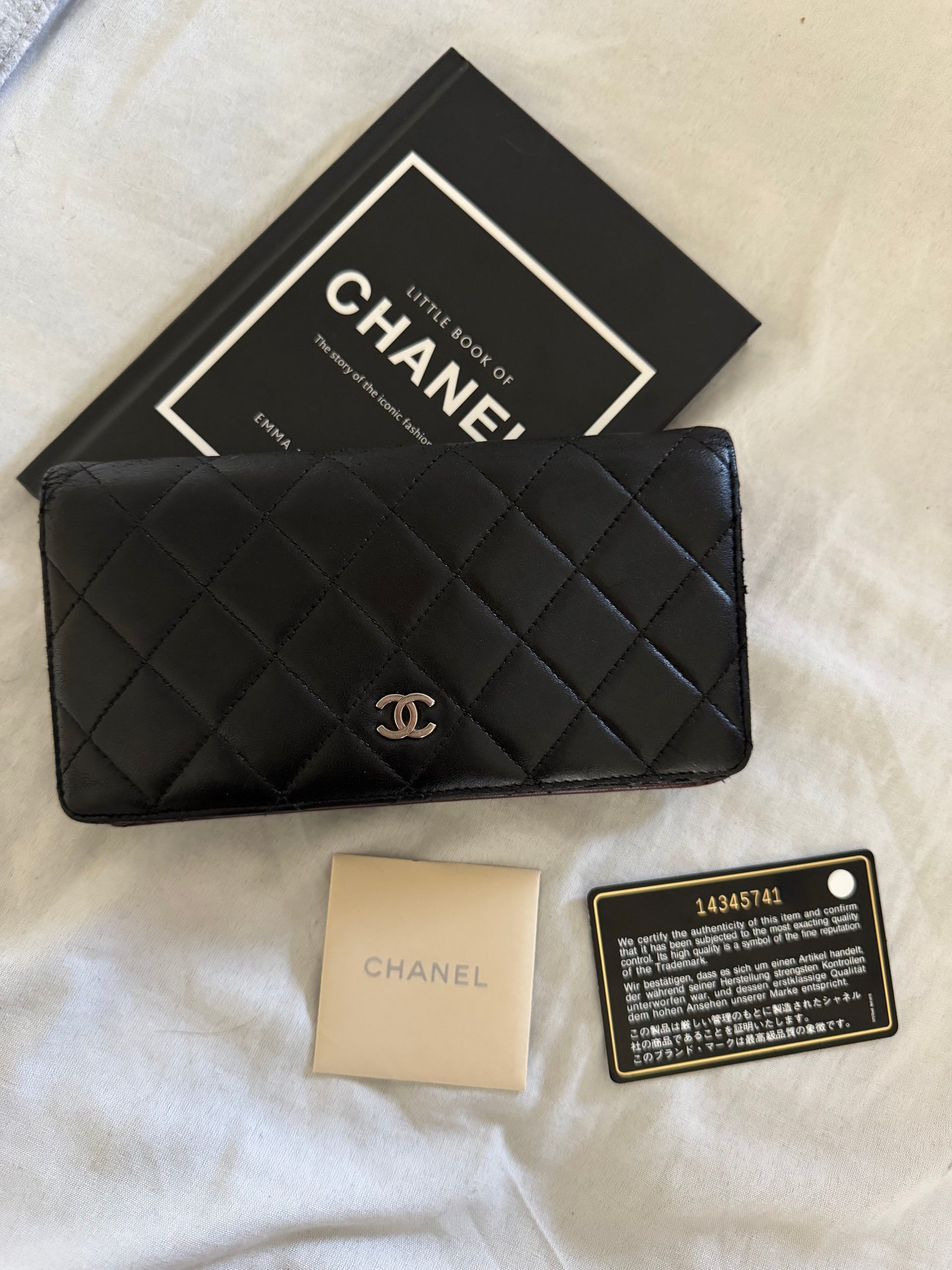 Pre-Owned CHANEL Lambskin Matelasse  wallet  on chain crossbody bag