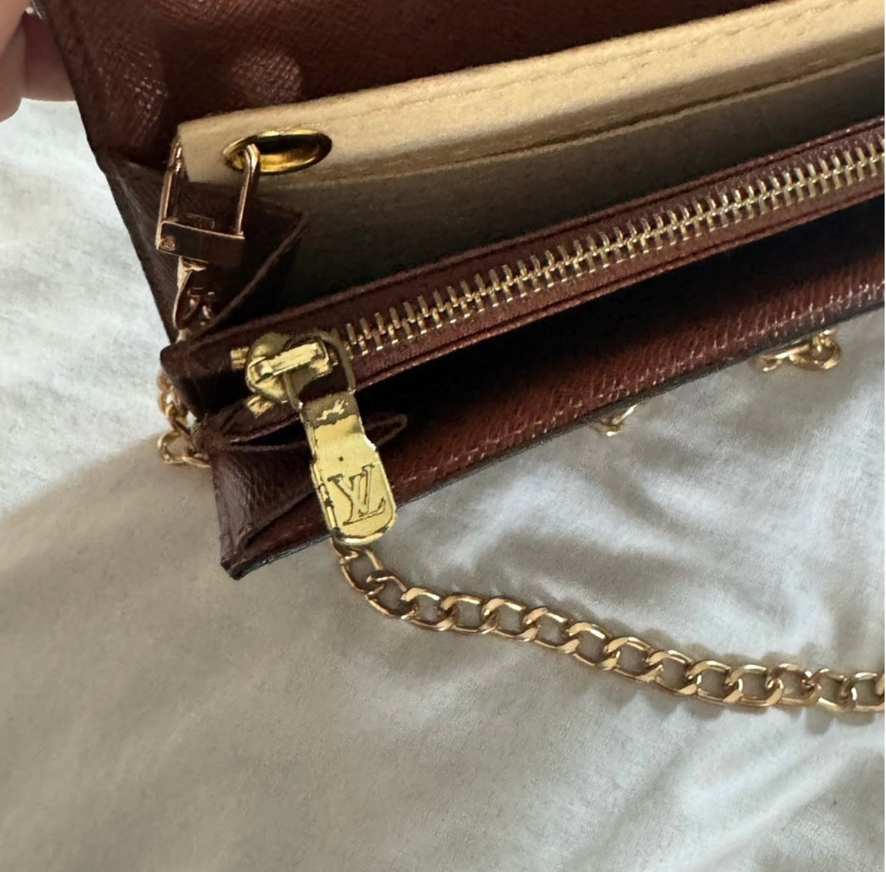 Pre-Owned  Louis Vuitton Monogram Wallet Crossbody Bag