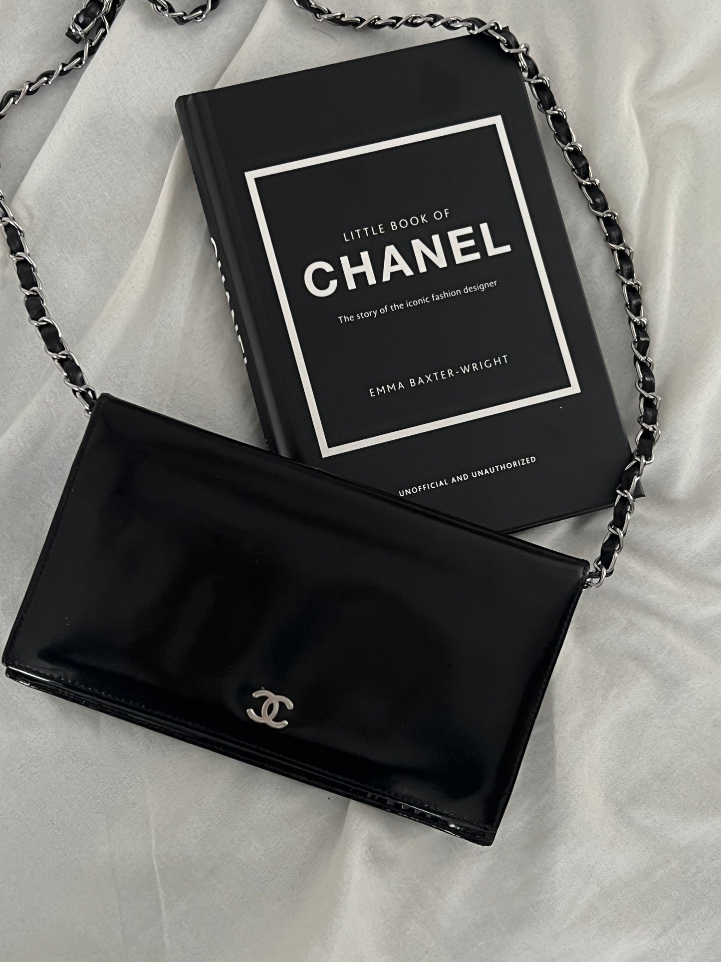 Pre-owned Chanel CC Logo Wallet On Chain