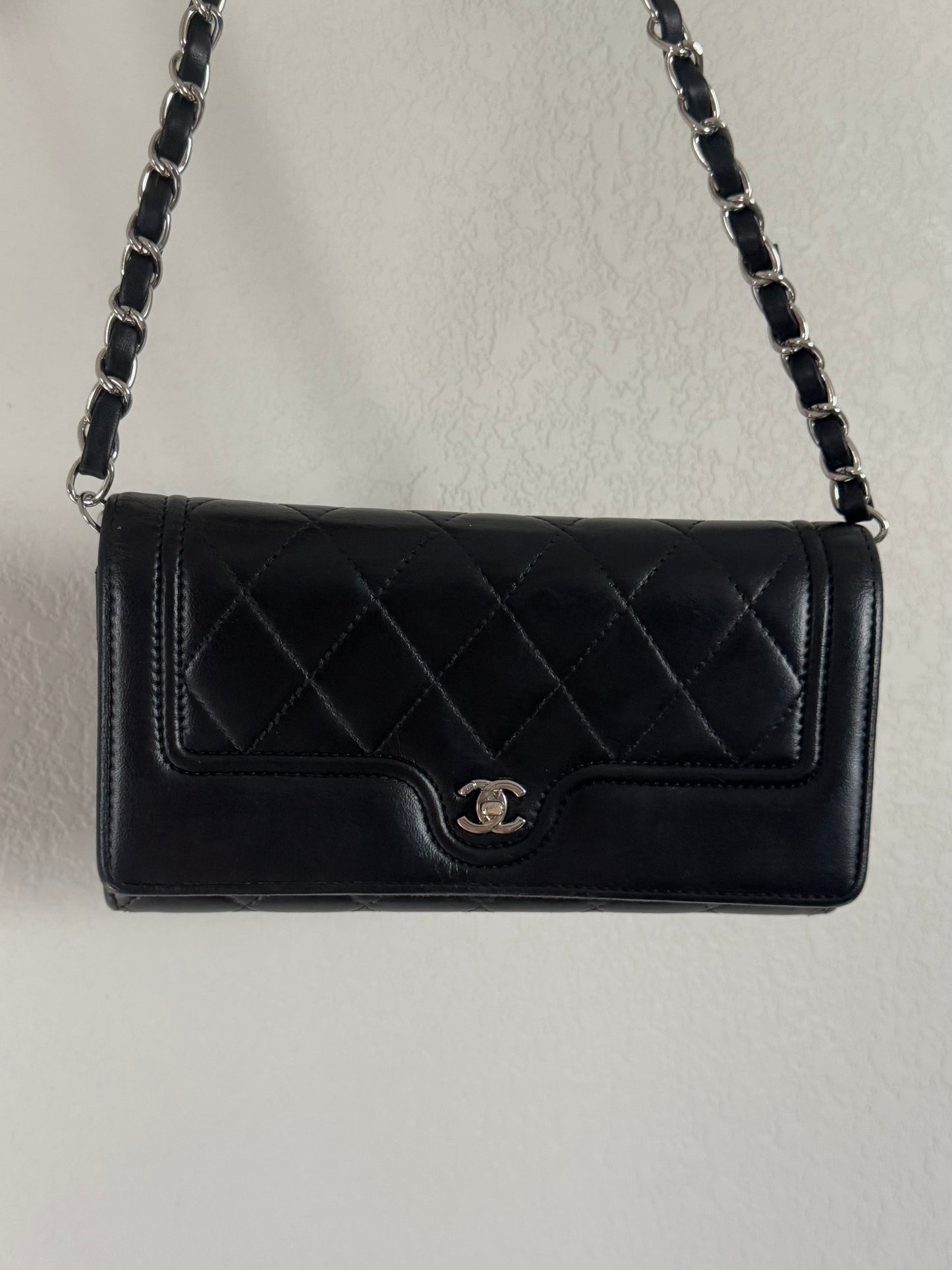 Pre-Owned CHANEL Black Quilted Lambskin Futuristic Wallet Crossbody Bag