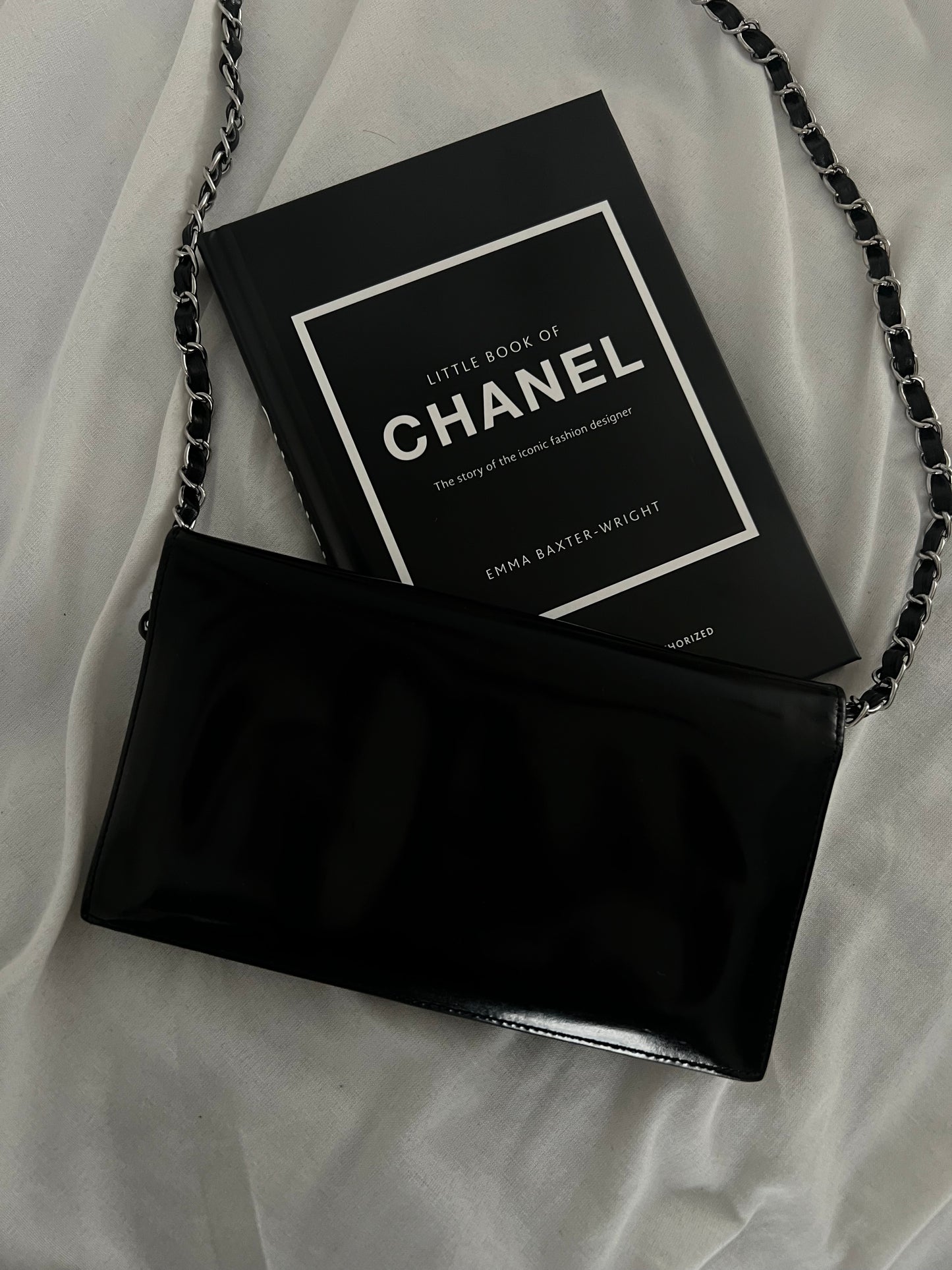 Pre-owned Chanel CC Logo Wallet On Chain