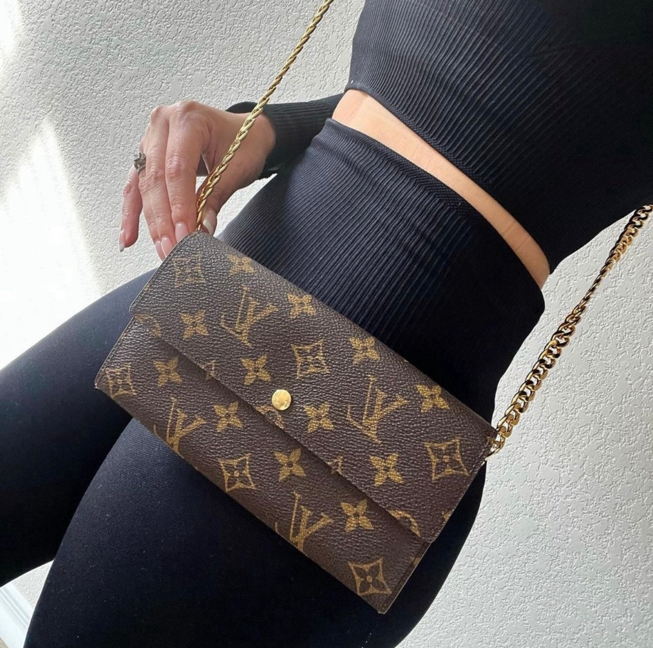 Pre-Owned  Louis Vuitton Monogram Wallet Crossbody Bag