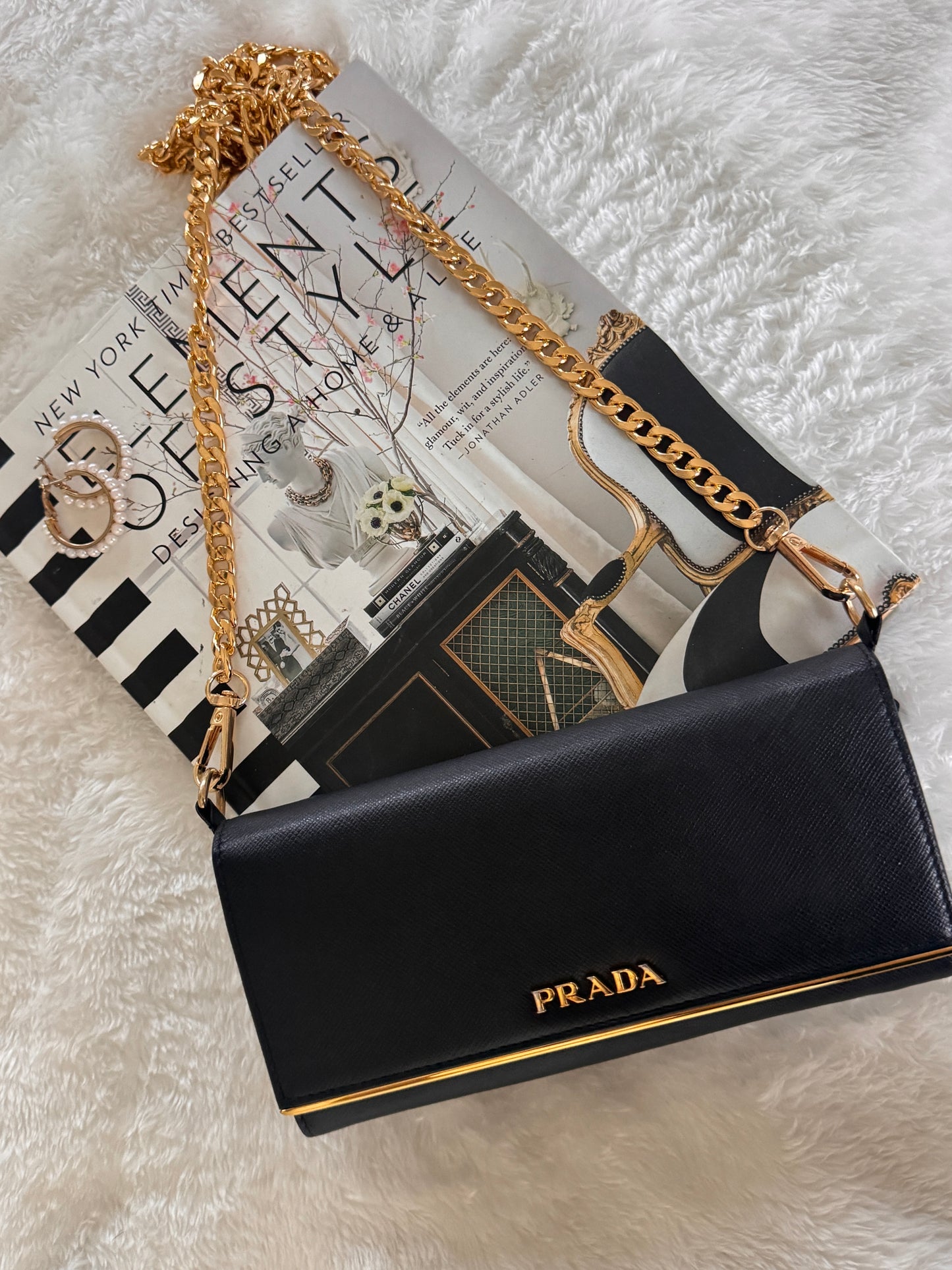 Pre-Owned Prada Saffiano Line Gold Logo Wallet On Chain Crossbody Bag-Black