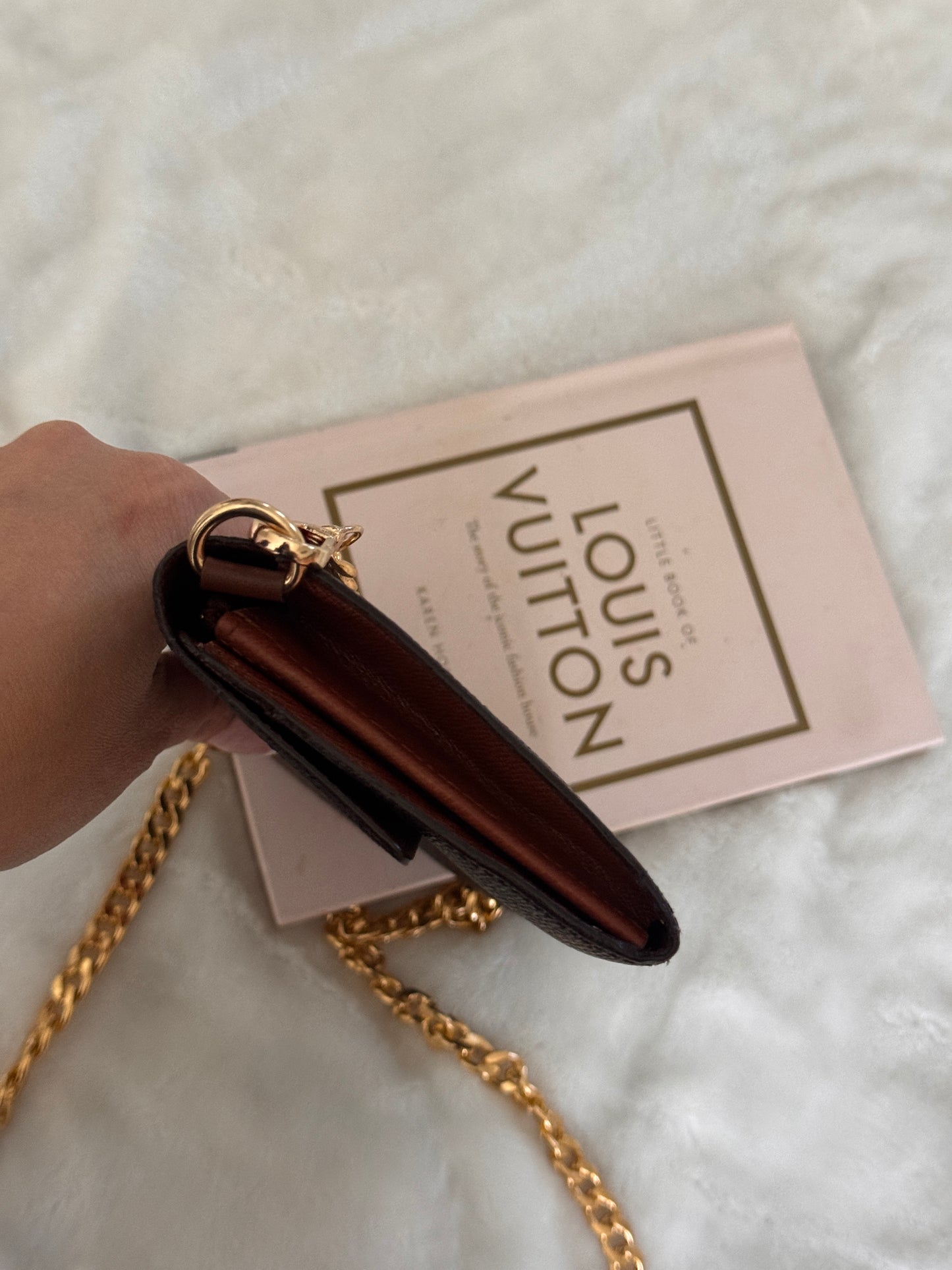 Pre-Owned Louis Vuitton Monogram Wallet
Crossbody Bag