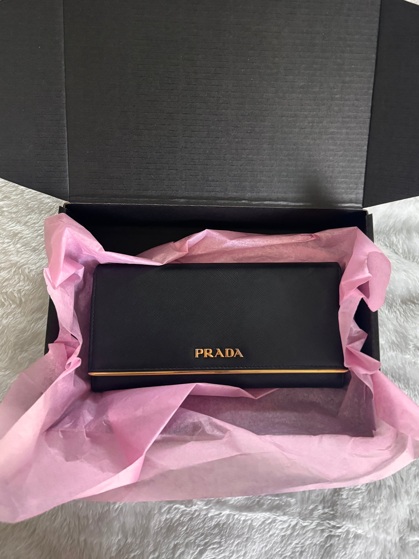Pre-Owned Prada Saffiano Line Gold Logo Wallet On Chain Crossbody Bag-Black