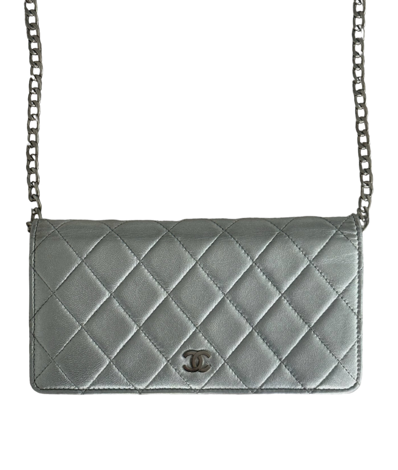 Pre-owned Chanel Lambskin Matelasse Long Wallet Crossbody Bag- Silver/Metallic