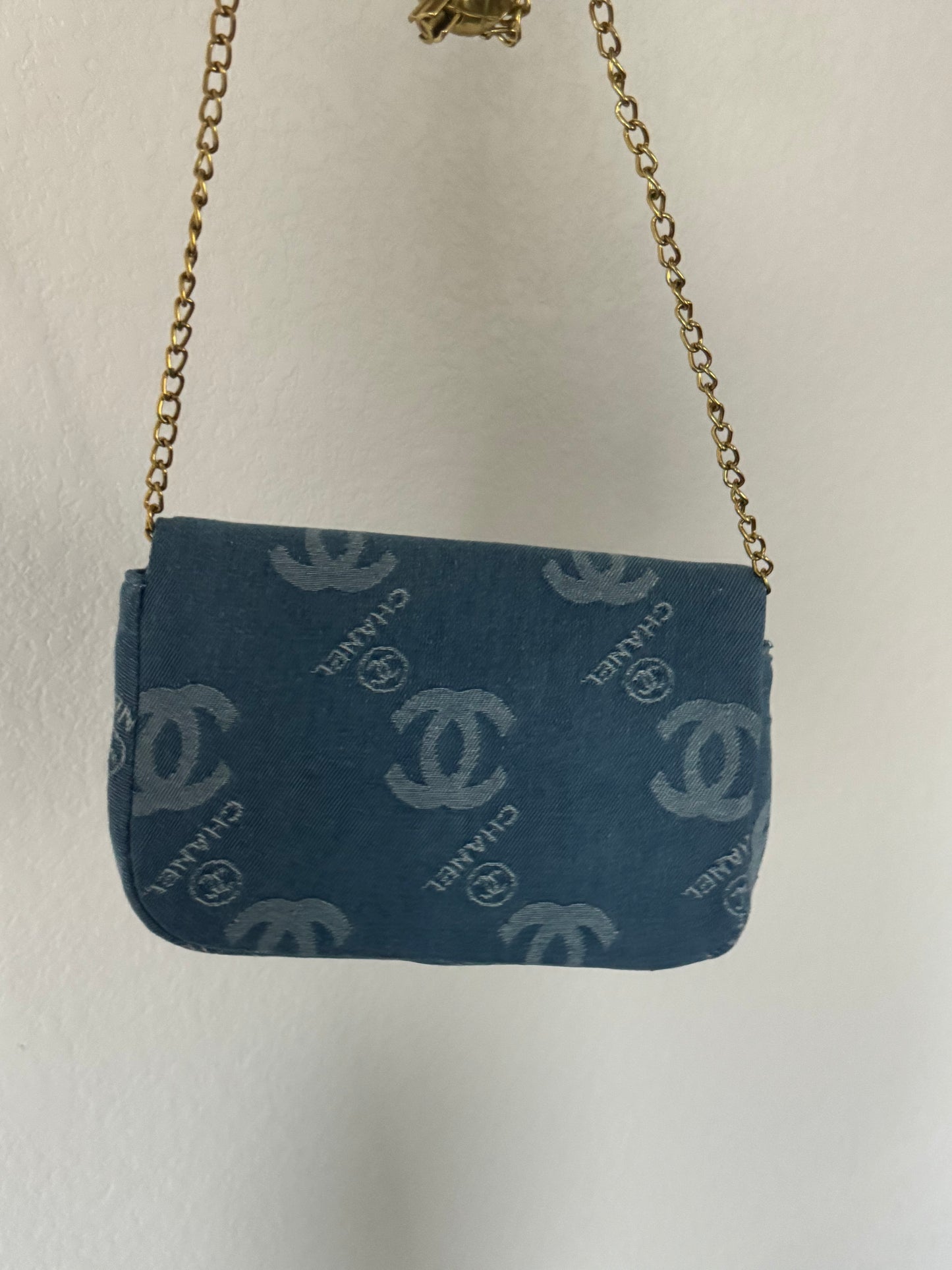 N E W  CHANEL Denim VIP Gift Crossbody Bag