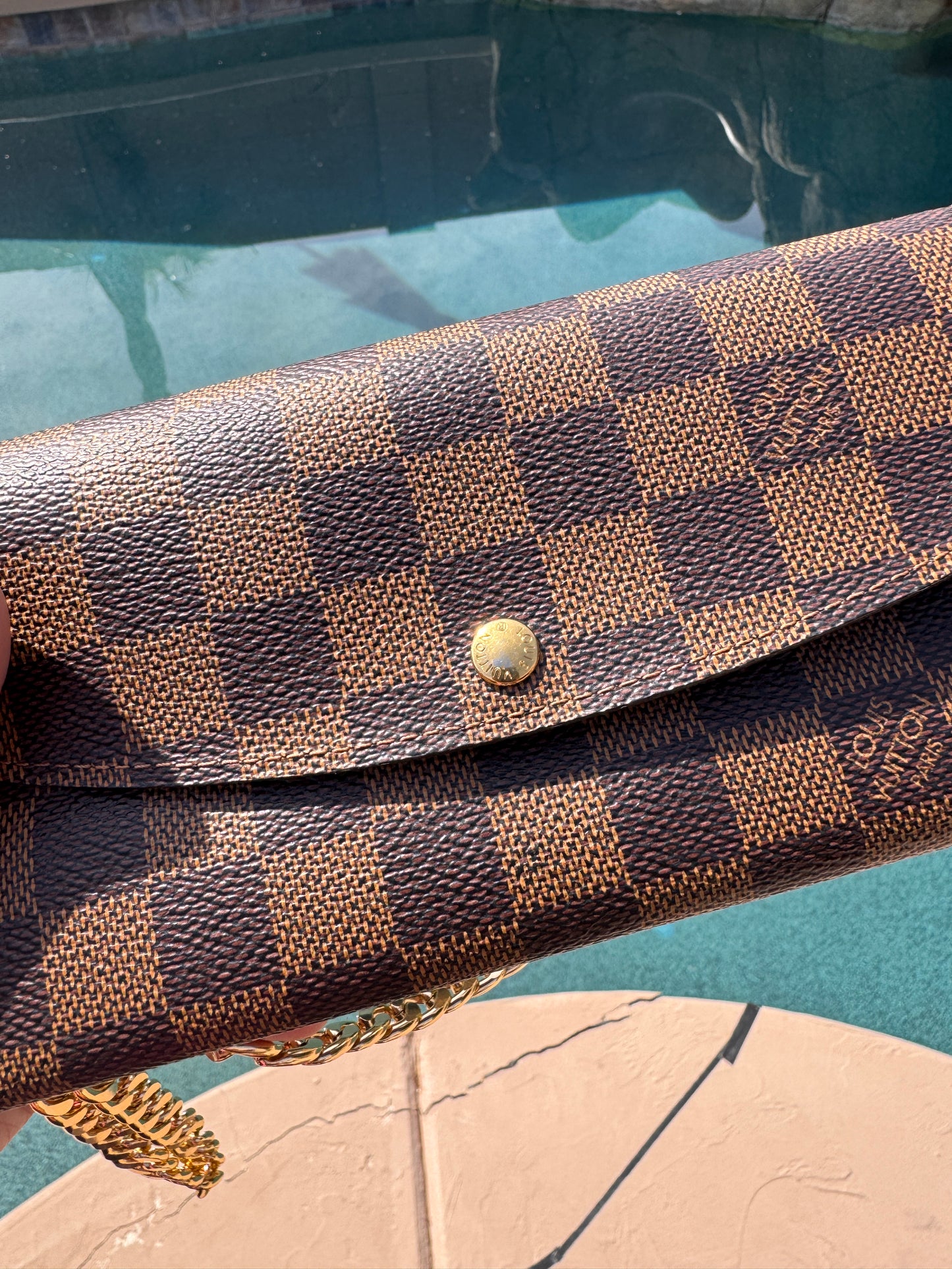 Pre-Owned Louis Vuitton Portefeuille Emilie Damier Wallet Crossbody Bag