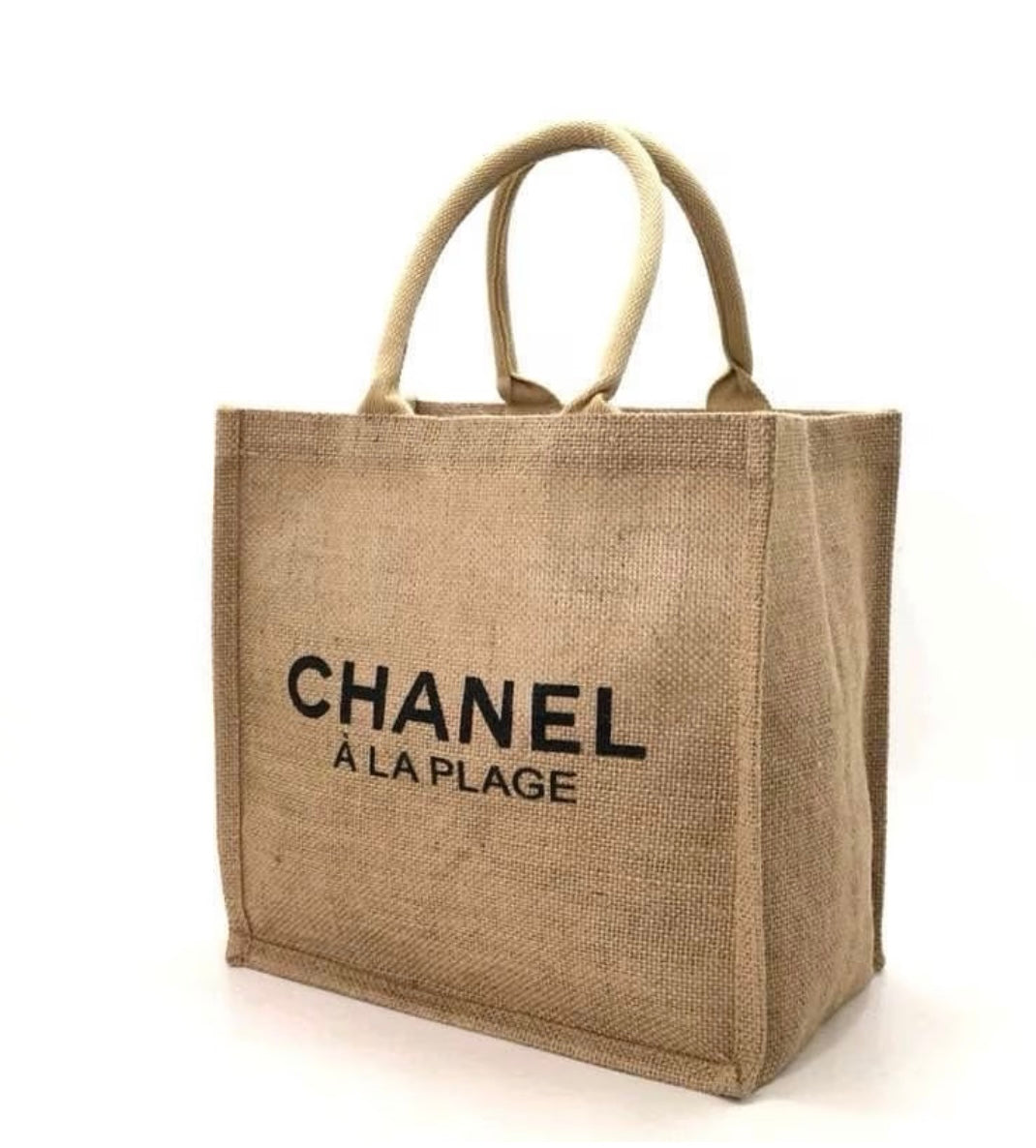 N E W CHANEL “À la plage” VIP Gift Bag