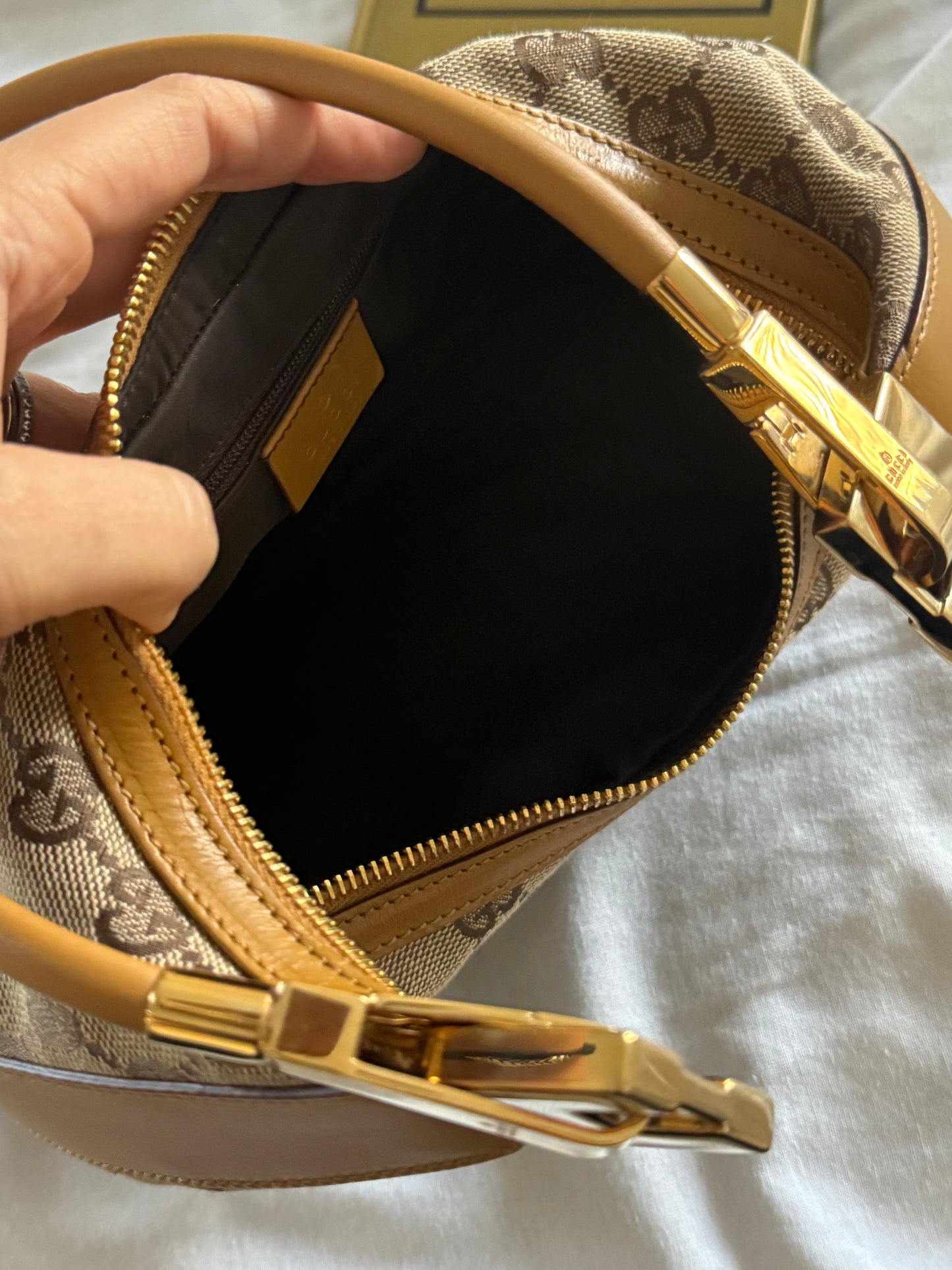 Pre-Owned Gucci Monogram Shoulder Bag