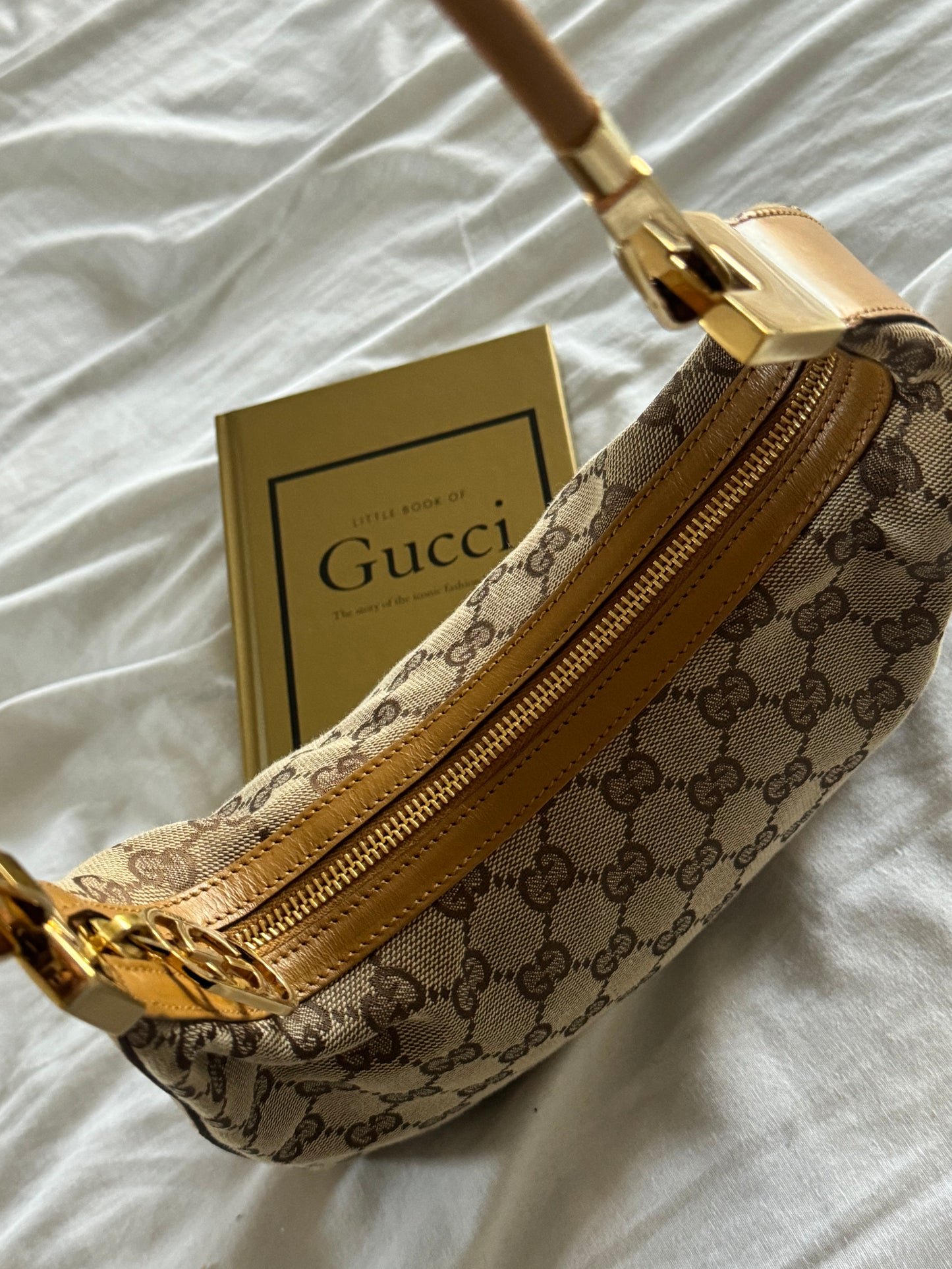 Pre-Owned Gucci Monogram Shoulder Bag