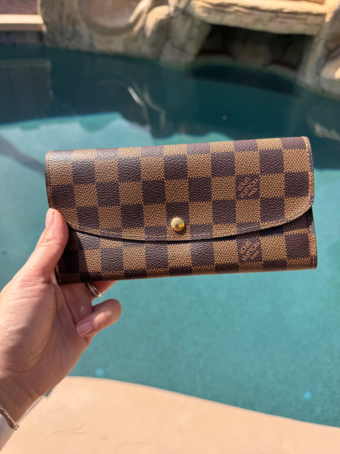 Pre-Owned Louis Vuitton Portefeuille Emilie Damier Wallet Crossbody Bag