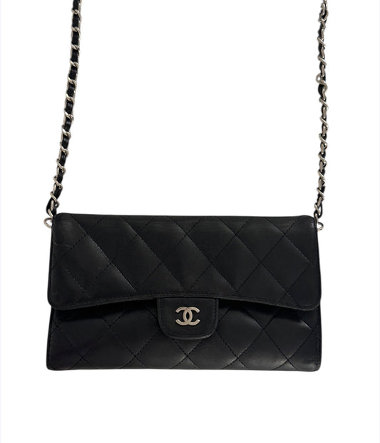 Pre-Owned  CHANEL Matelasse wallet on chain crossbody bag