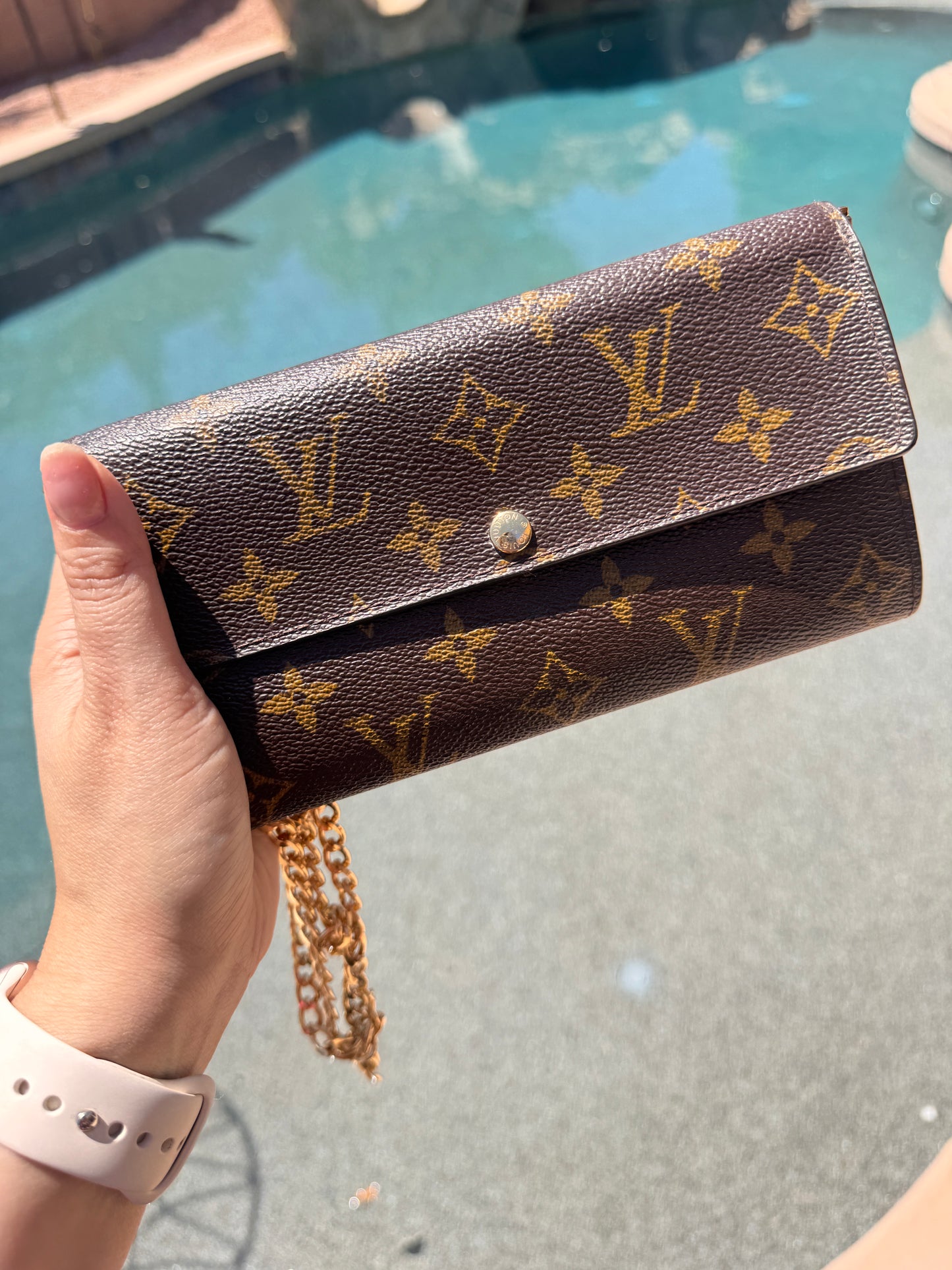 Pre-Owned  Louis Vuitton Monogram Wallet
Crossbody Bag