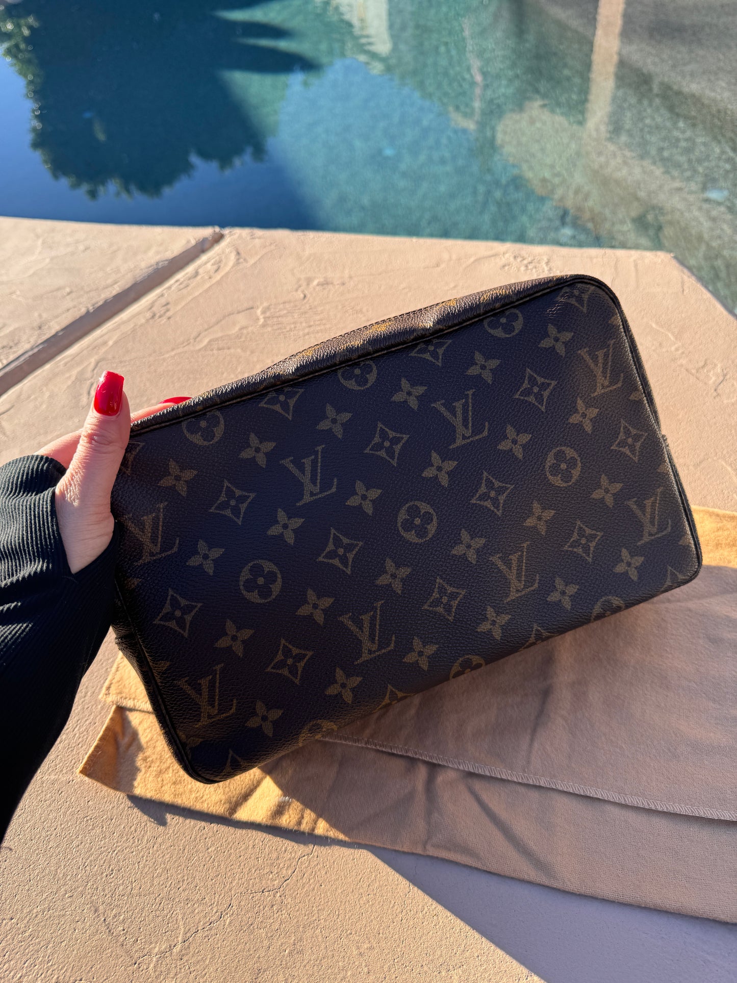 Pre-Owned Louis Vuitton Monogram Trousse Toilette 28 Cosmetic Pouch Clutch Bag