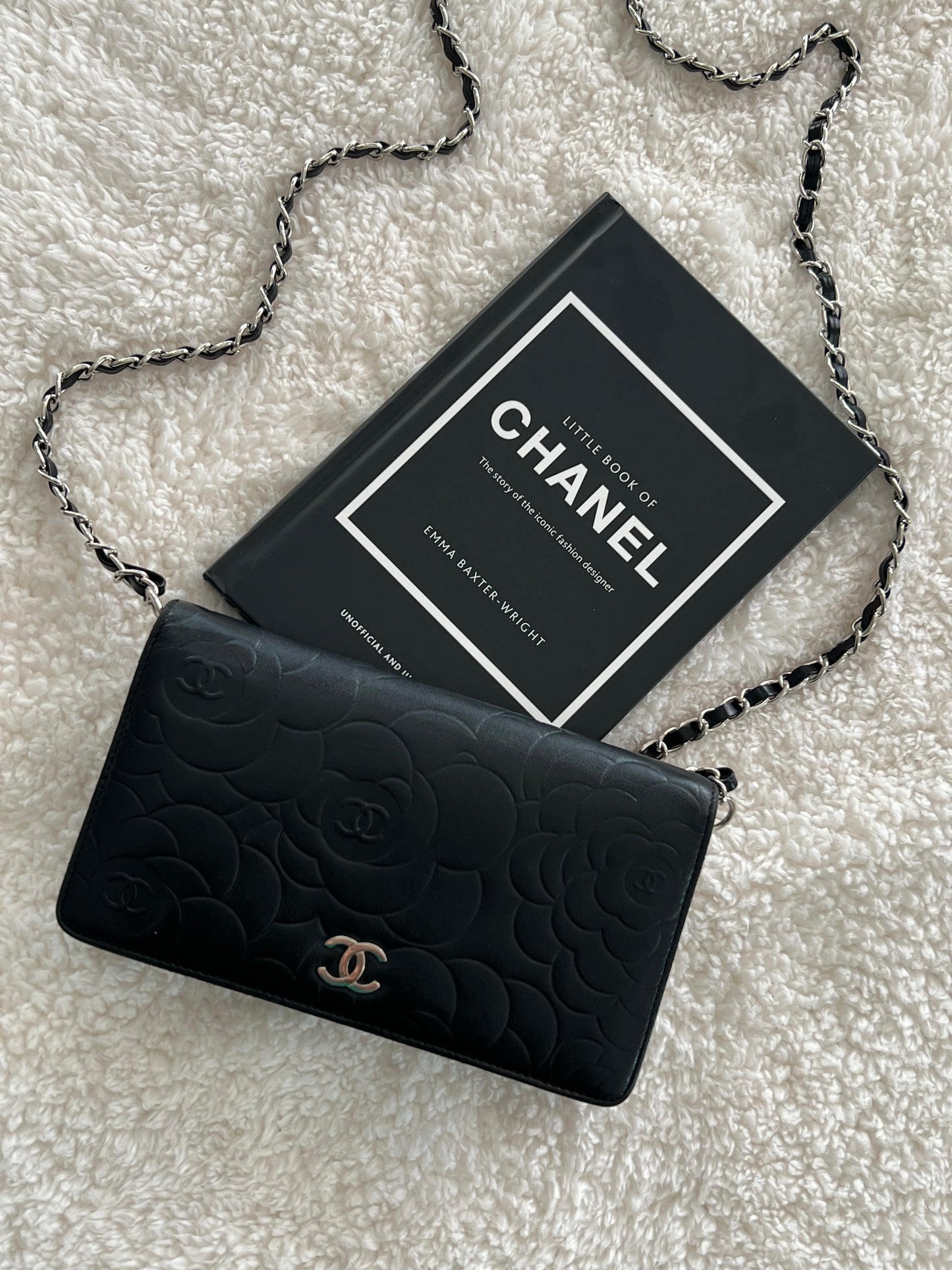 Pre-owned Chanel Lambskin Matelasse Long Wallet Crossbody Bag- black