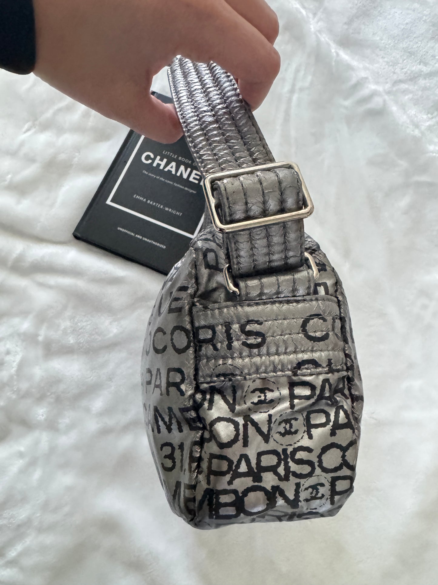 Pre-Owned Chanel Unlimited Messenger Bag