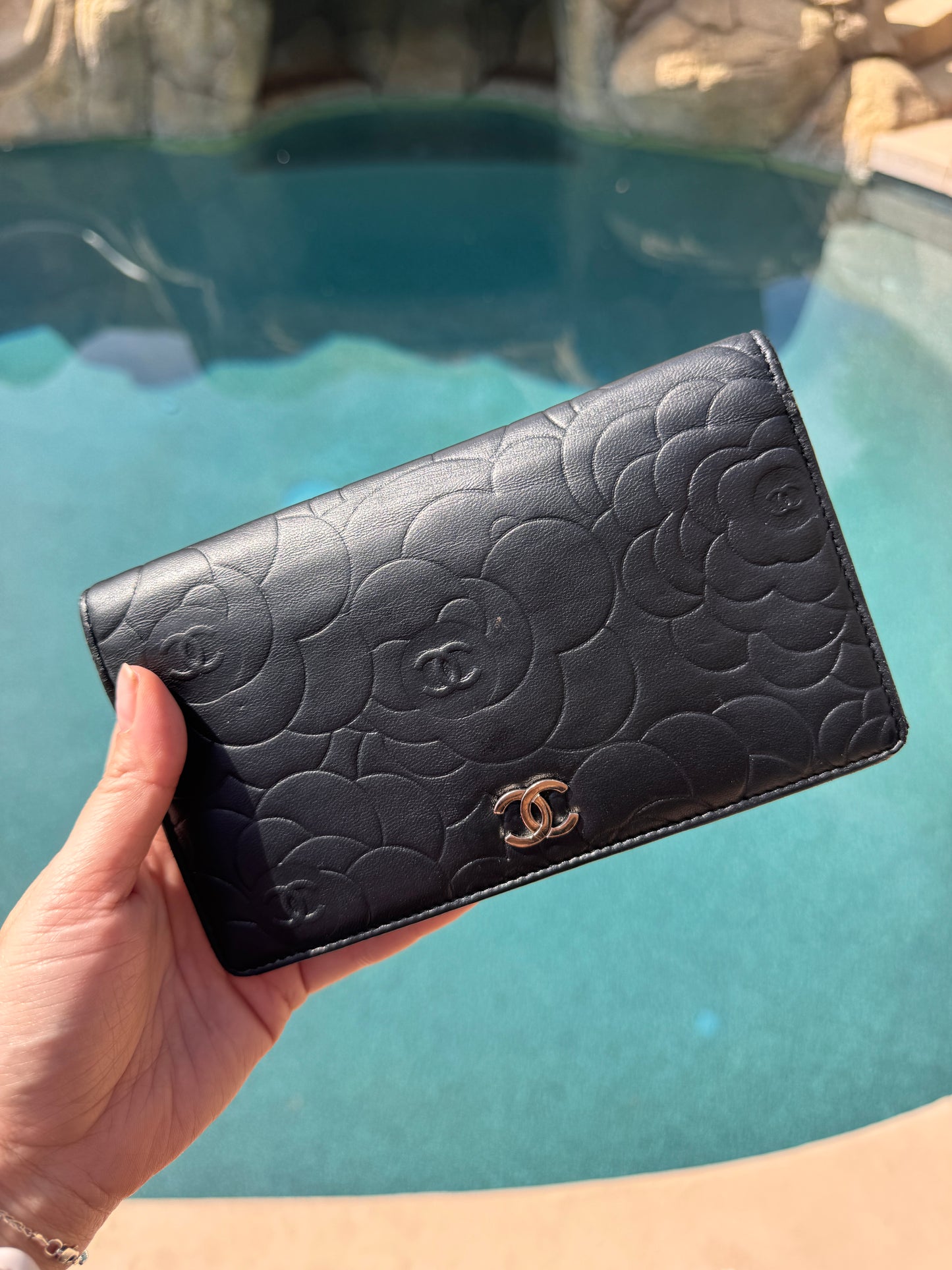 Pre-Owned  Chanel Camellia Bi-Fold Wallet On Chain Crossbody