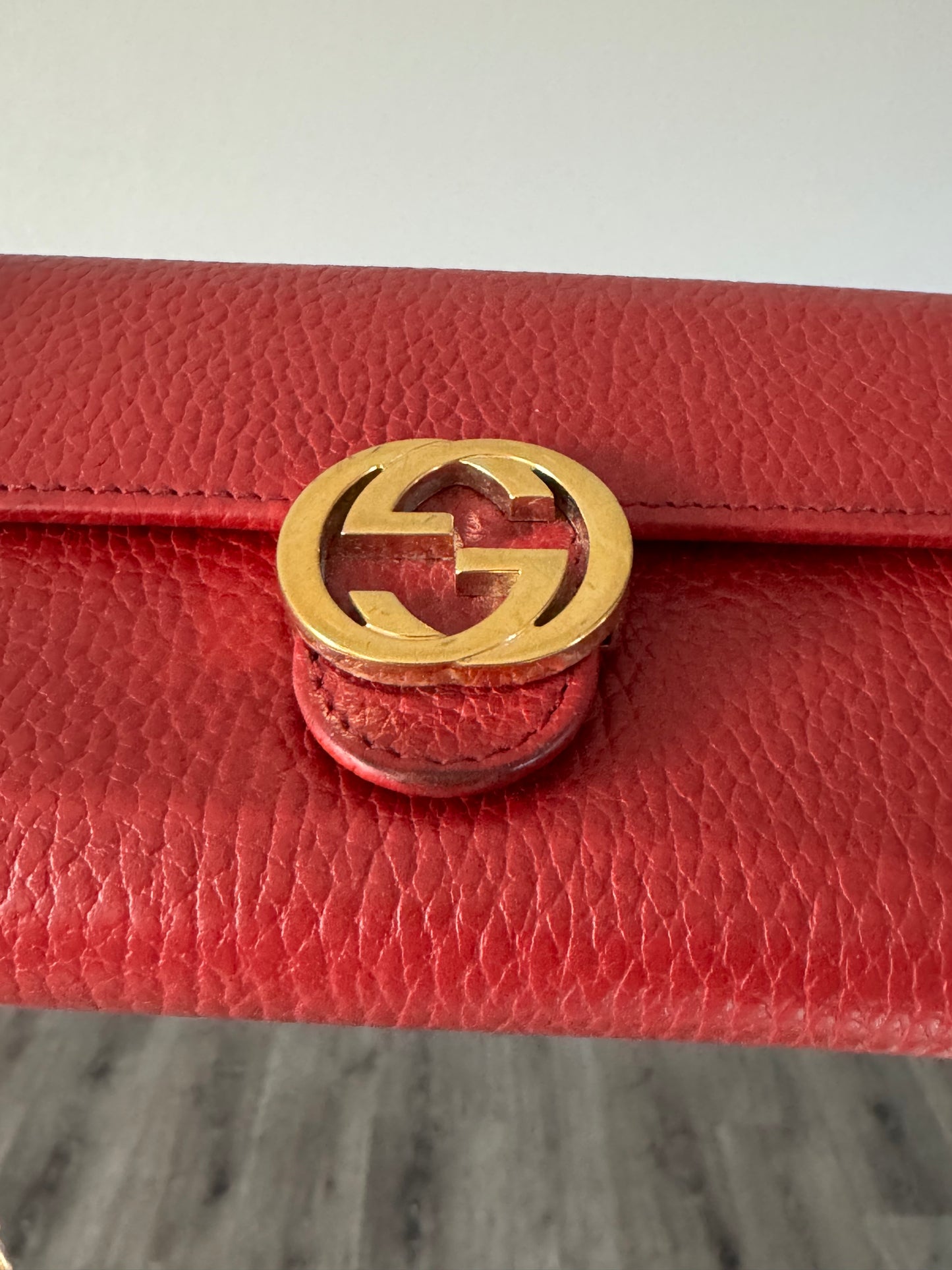 Pre-Owned Gucci Interlocking GG Leather Wallet On Chain Crossbody Bag -Red