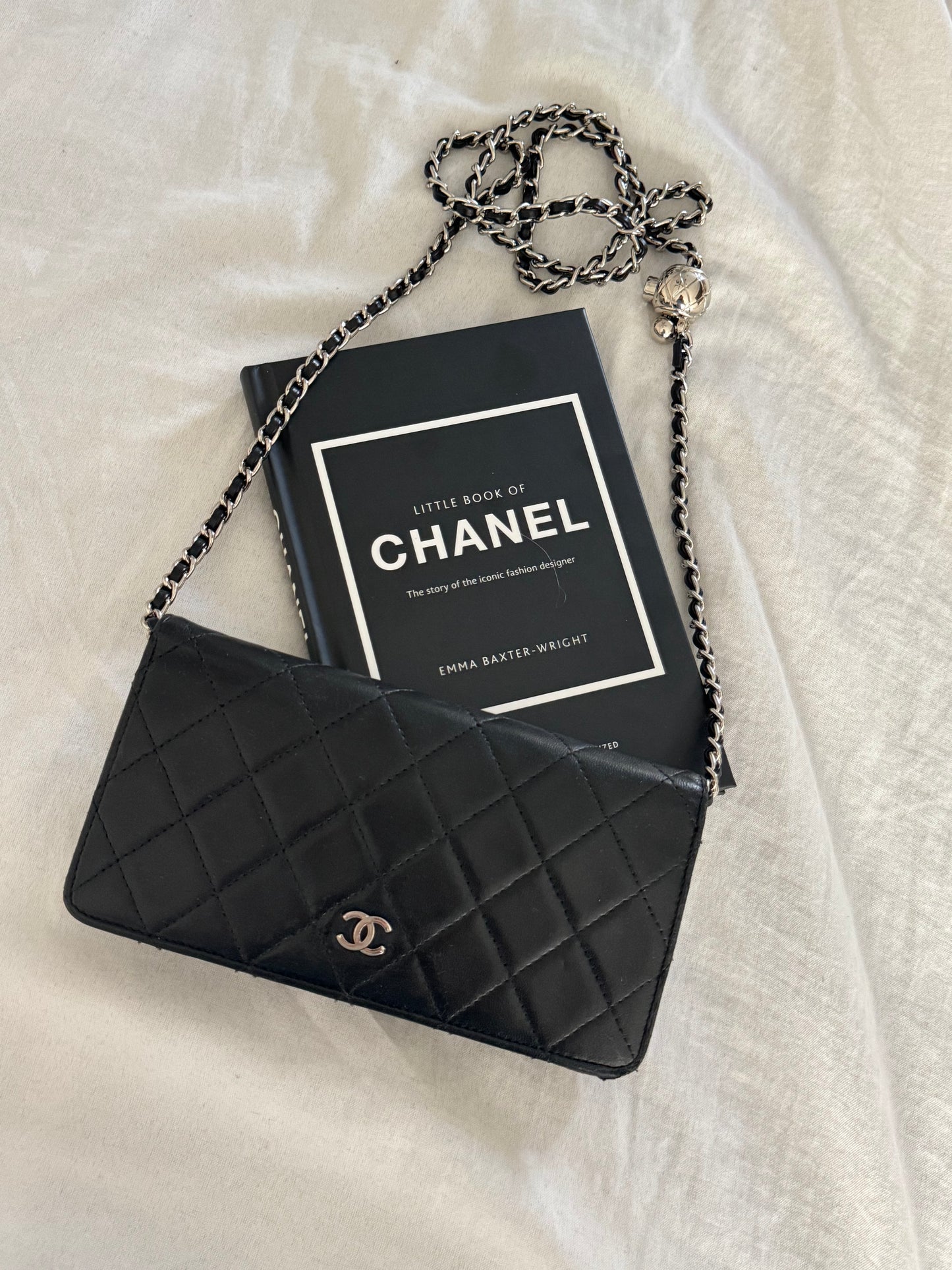 Pre-Owned CHANEL Lambskin Matelasse wallet on chain crossbody bag