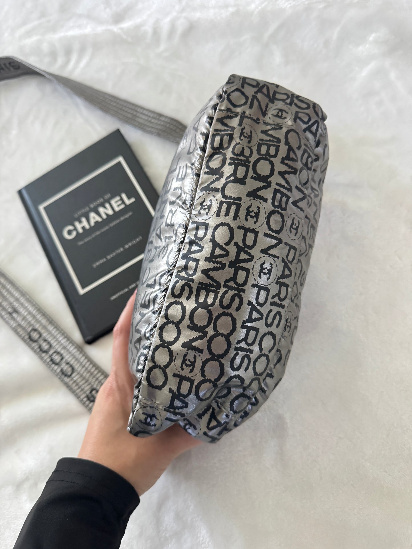Pre-Owned Chanel Unlimited Messenger Bag