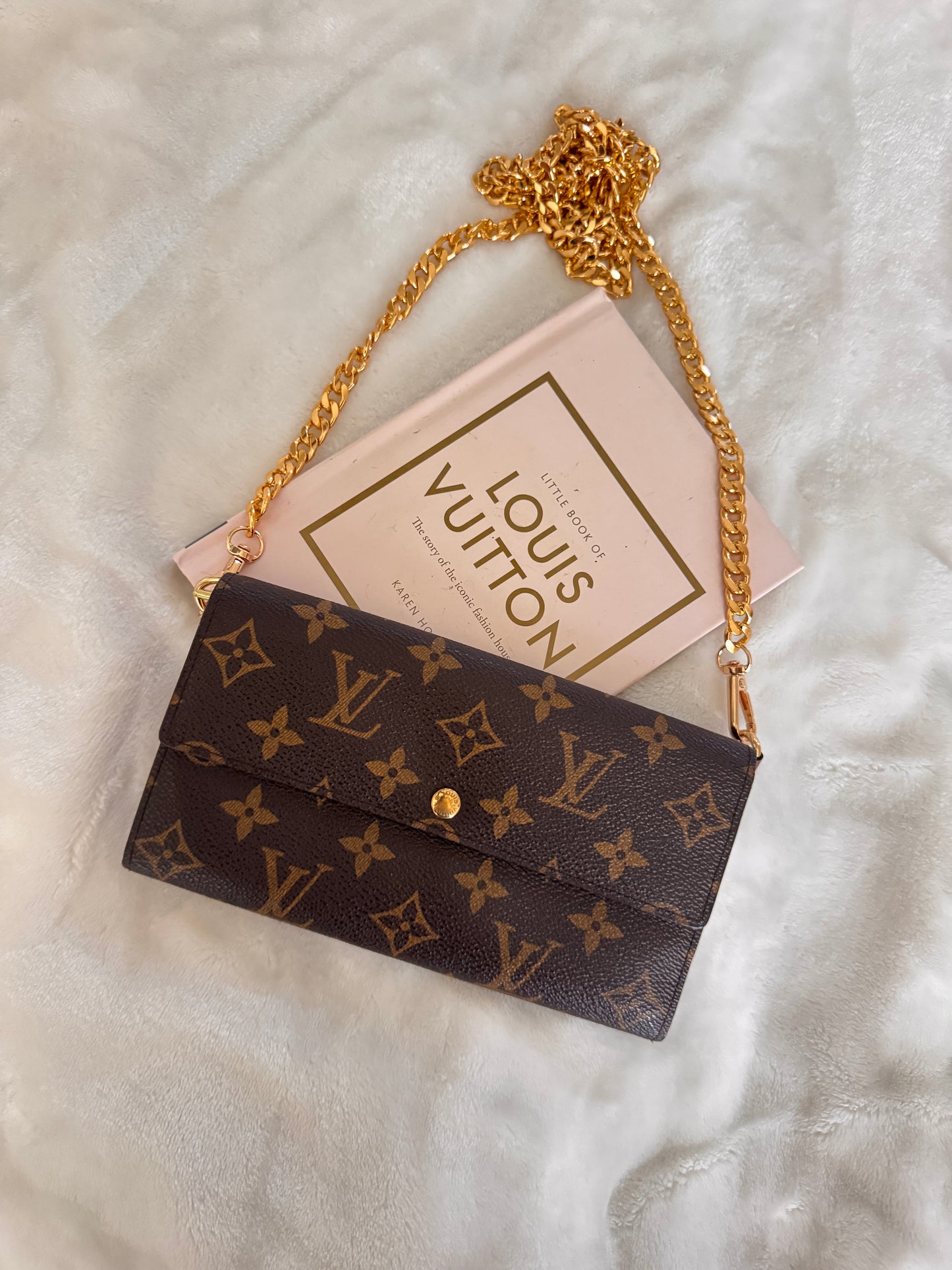 Pre-Owned Louis Vuitton Monogram Wallet
Crossbody Bag