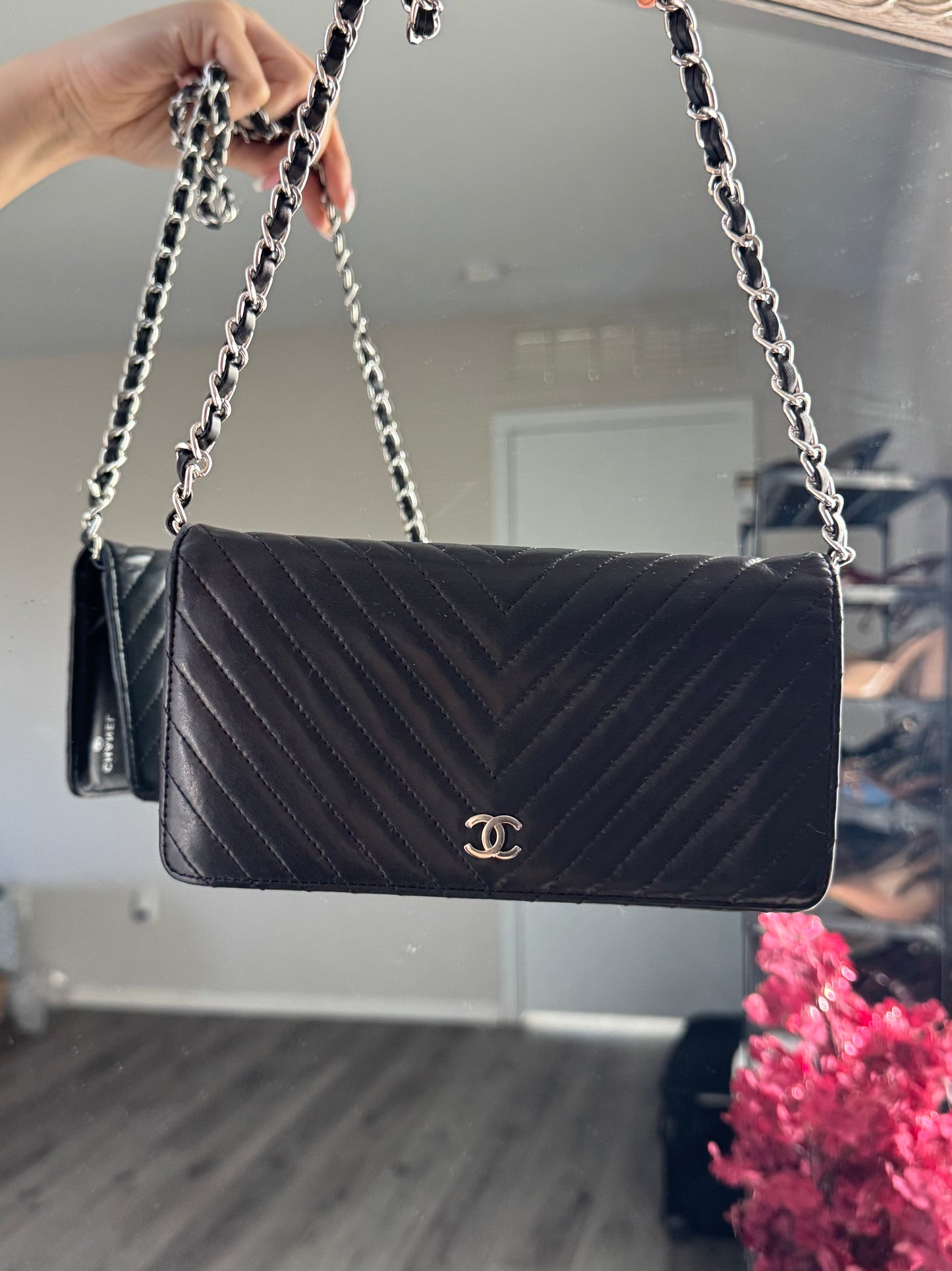 Pre-Owned Chanel Chevron Lambskin Wallet On Chain Crossbody Bag