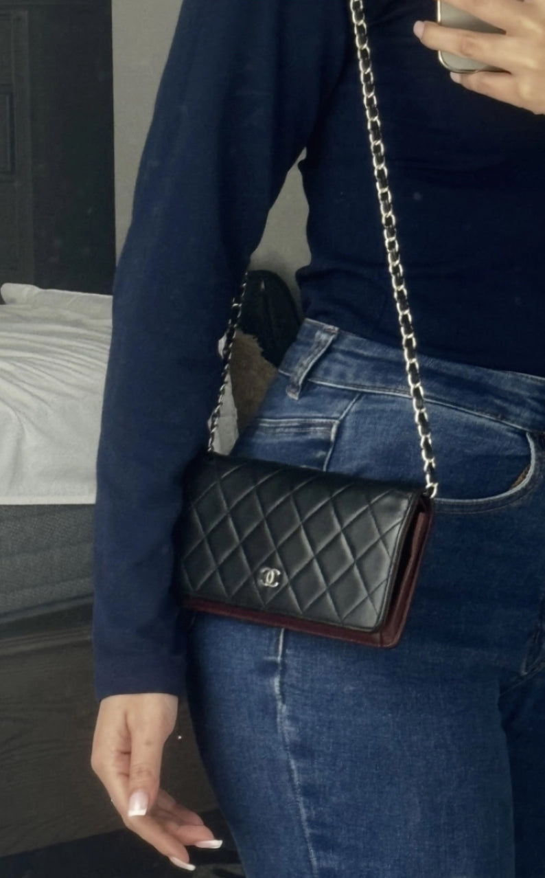 Pre-Owned CHANEL Lambskin Matelasse  wallet  on chain crossbody bag