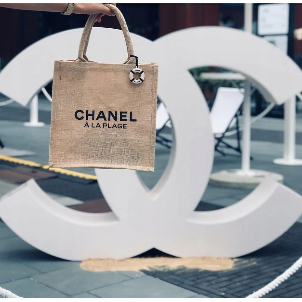 N E W CHANEL “À la plage” VIP Gift Bag