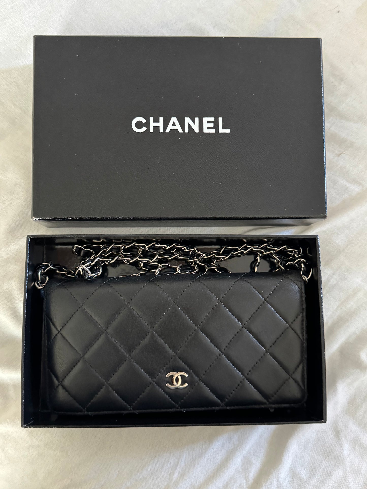 Pre-Owned CHANEL Lambskin Matelasse  wallet  on chain crossbody bag