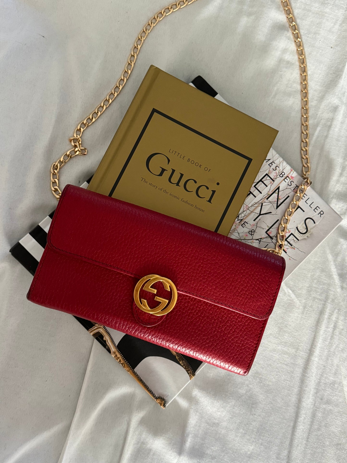 Pre-Owned Gucci Interlocking GG Leather Wallet On Chain Crossbody Bag -Red